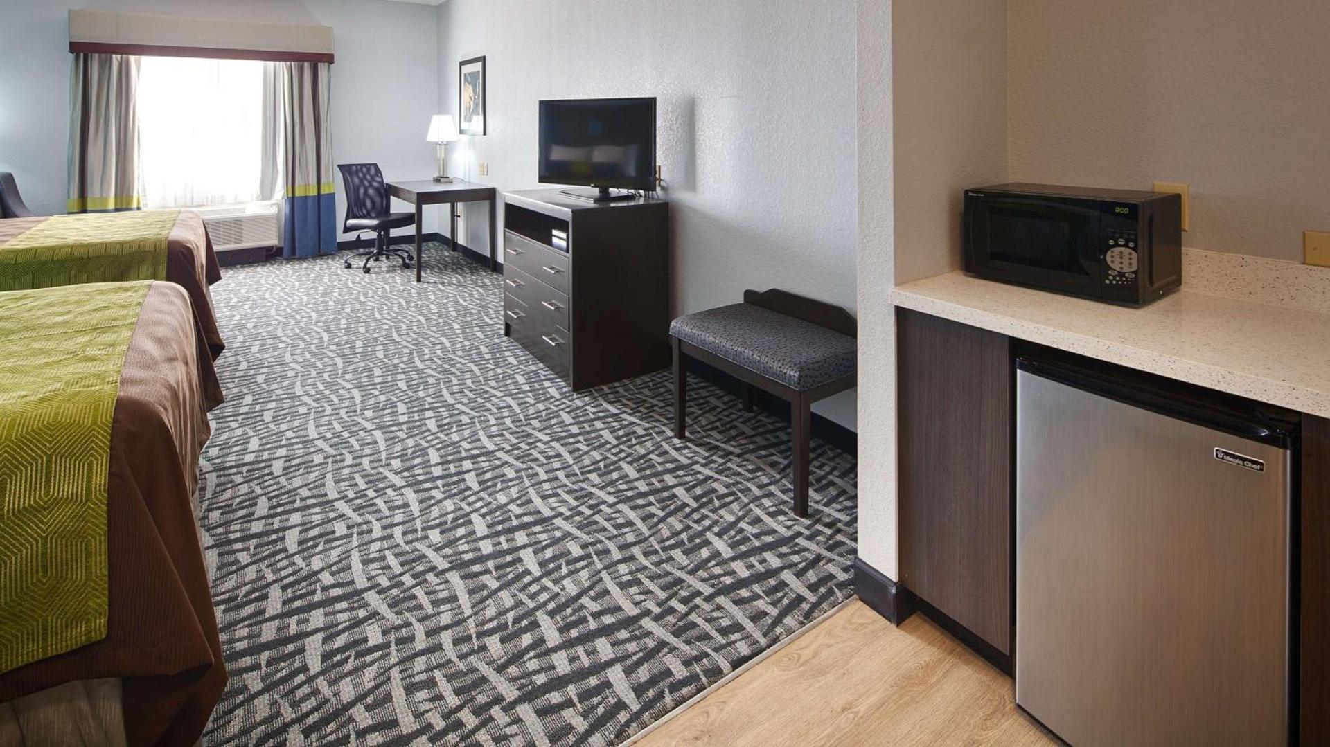 Best Western Plus Lonestar Inn & Suites photo 11