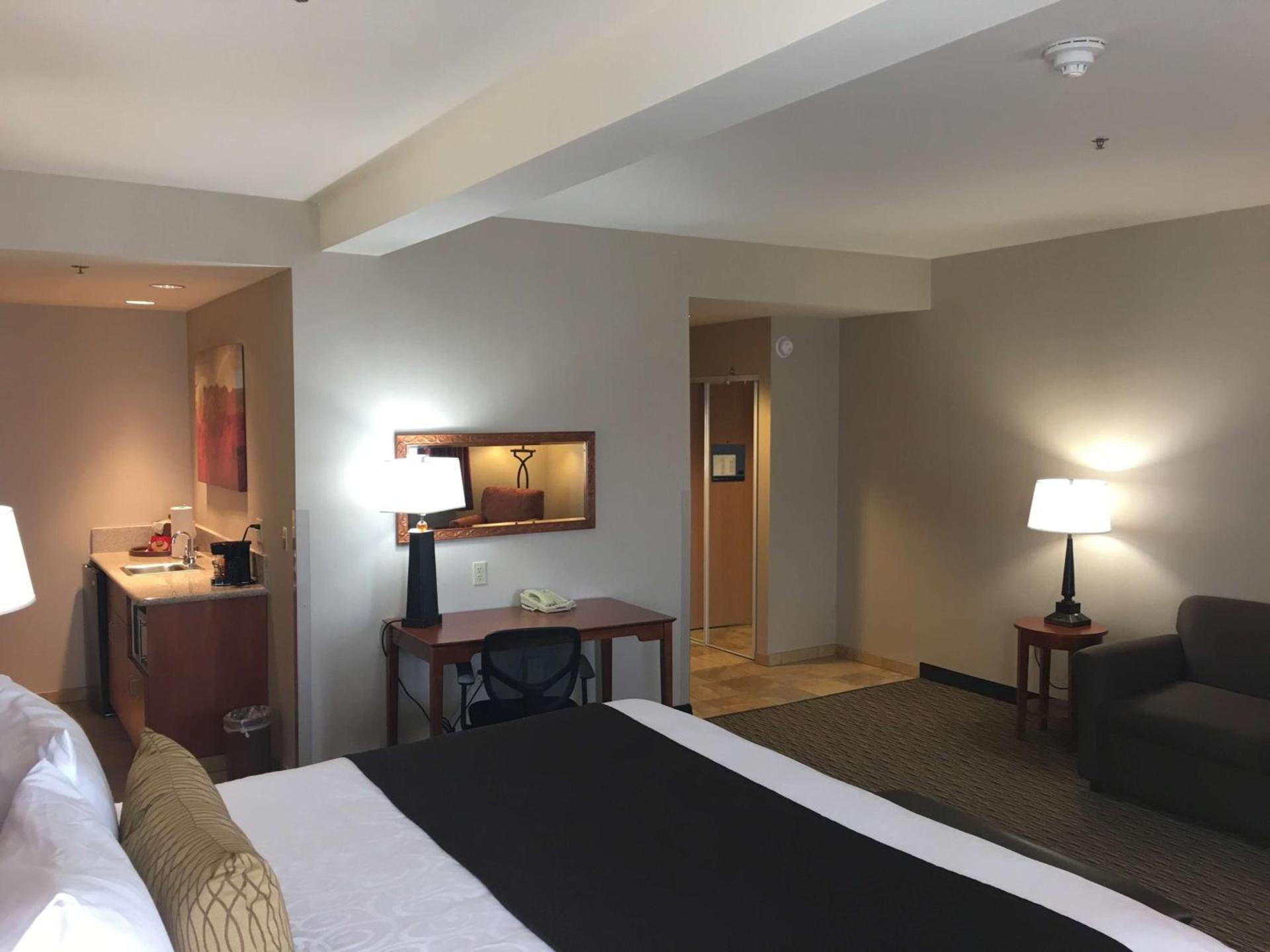 Best Western Plus Arrowhead Hotel photo 6