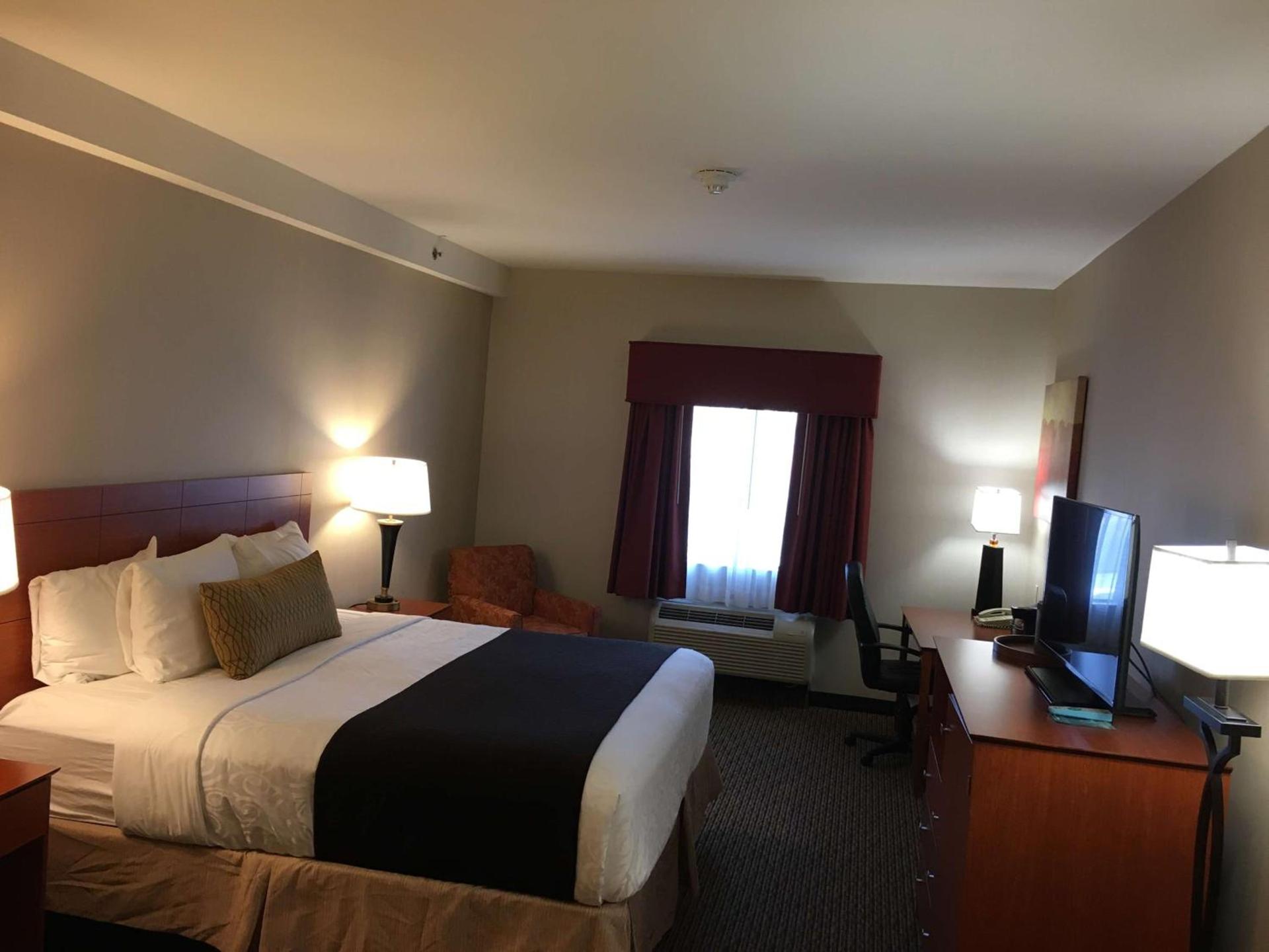 Best Western Plus Arrowhead Hotel photo 11