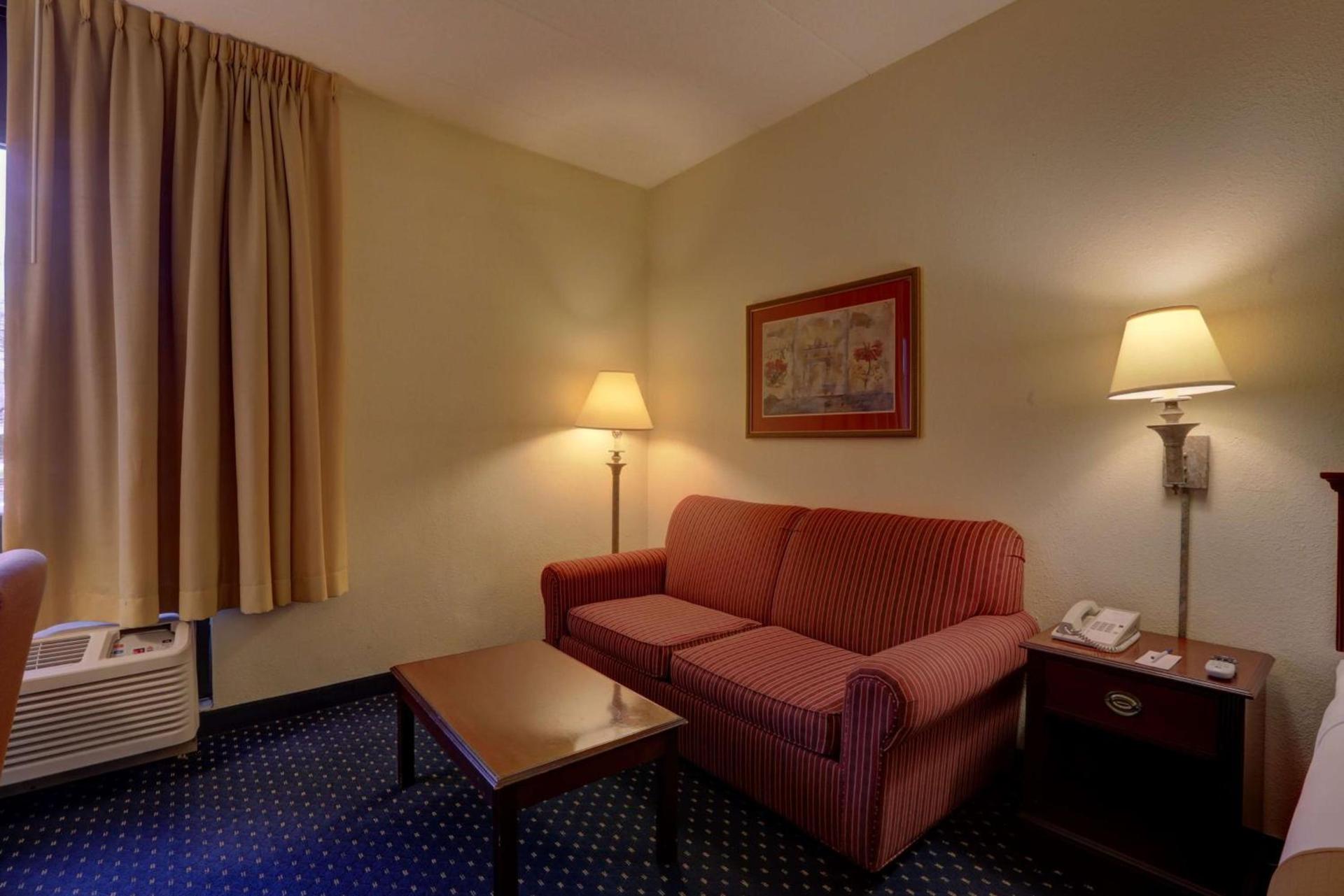 SureStay Plus Hotel by Best Western Chicago Lombard photo 11