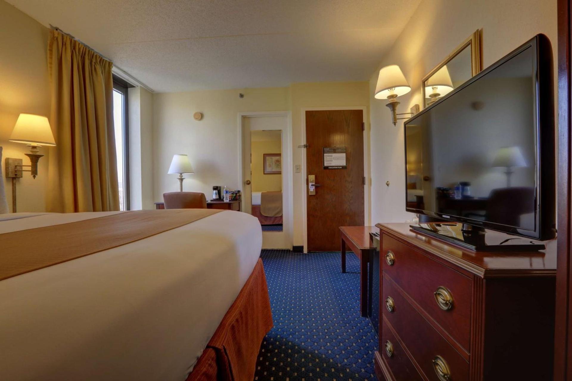 SureStay Plus Hotel by Best Western Chicago Lombard photo 14