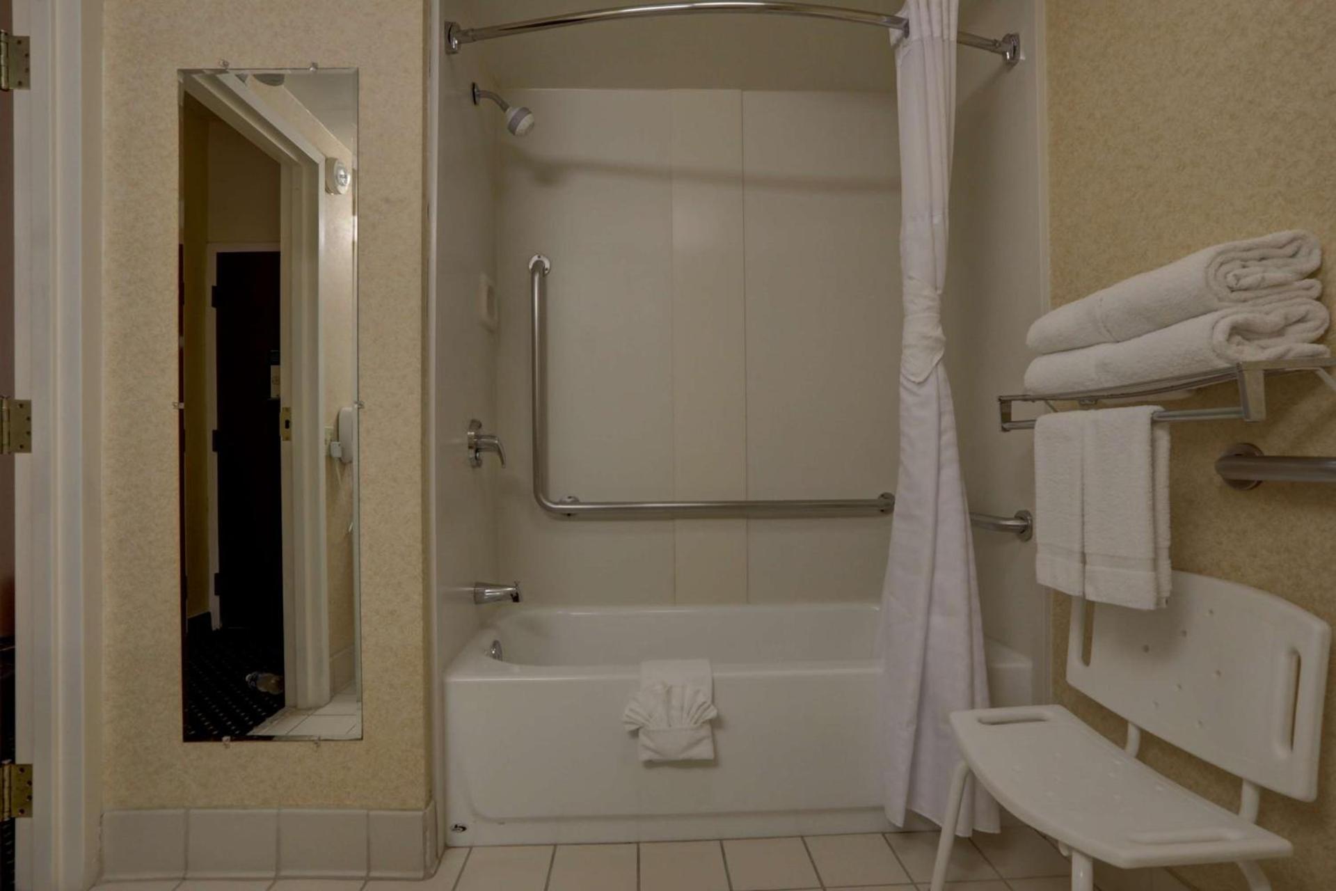 SureStay Plus Hotel by Best Western Chicago Lombard photo 26