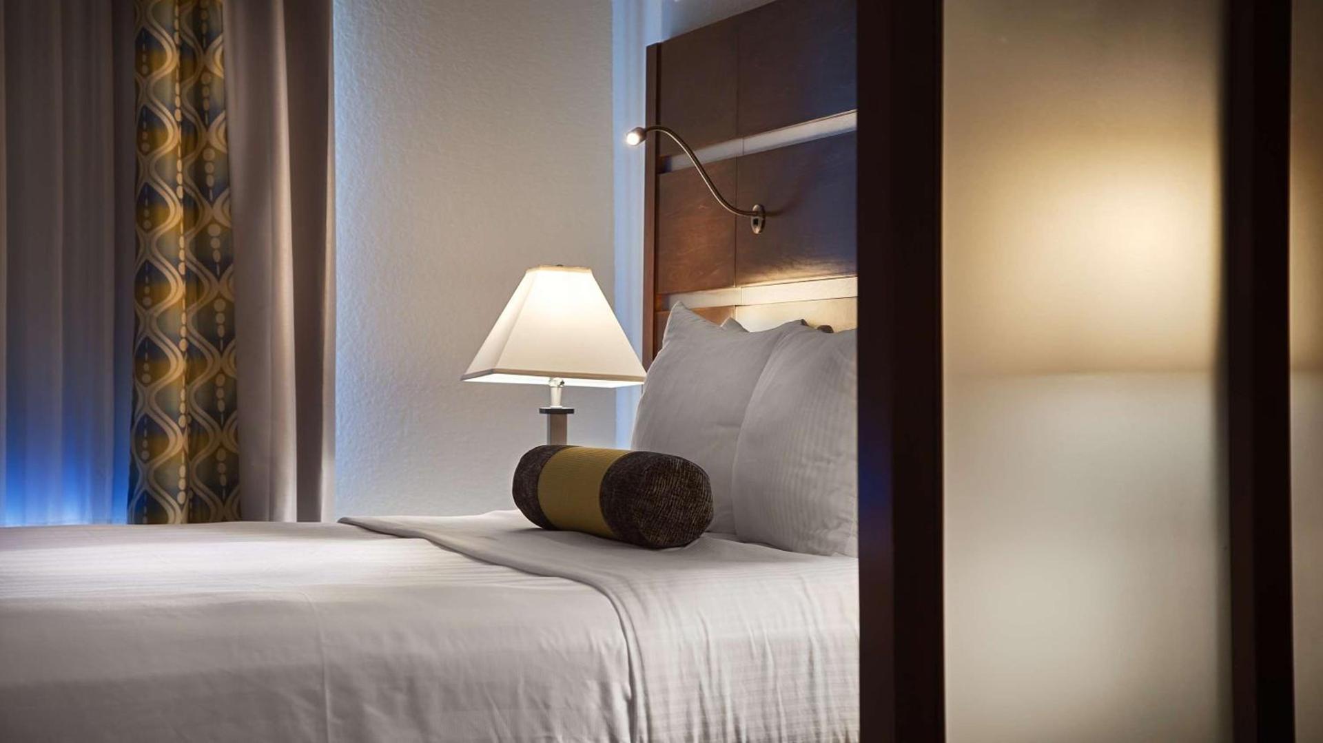 Best Western Plus College Station Inn & Suites photo 15