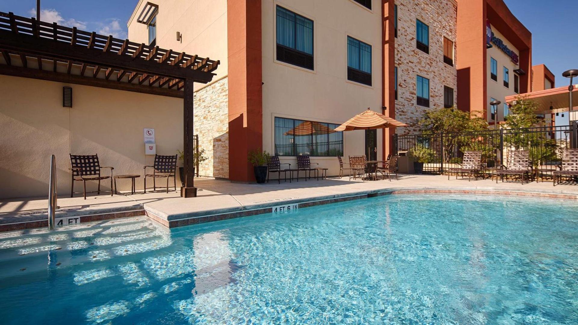 Best Western Plus College Station Inn & Suites photo 24