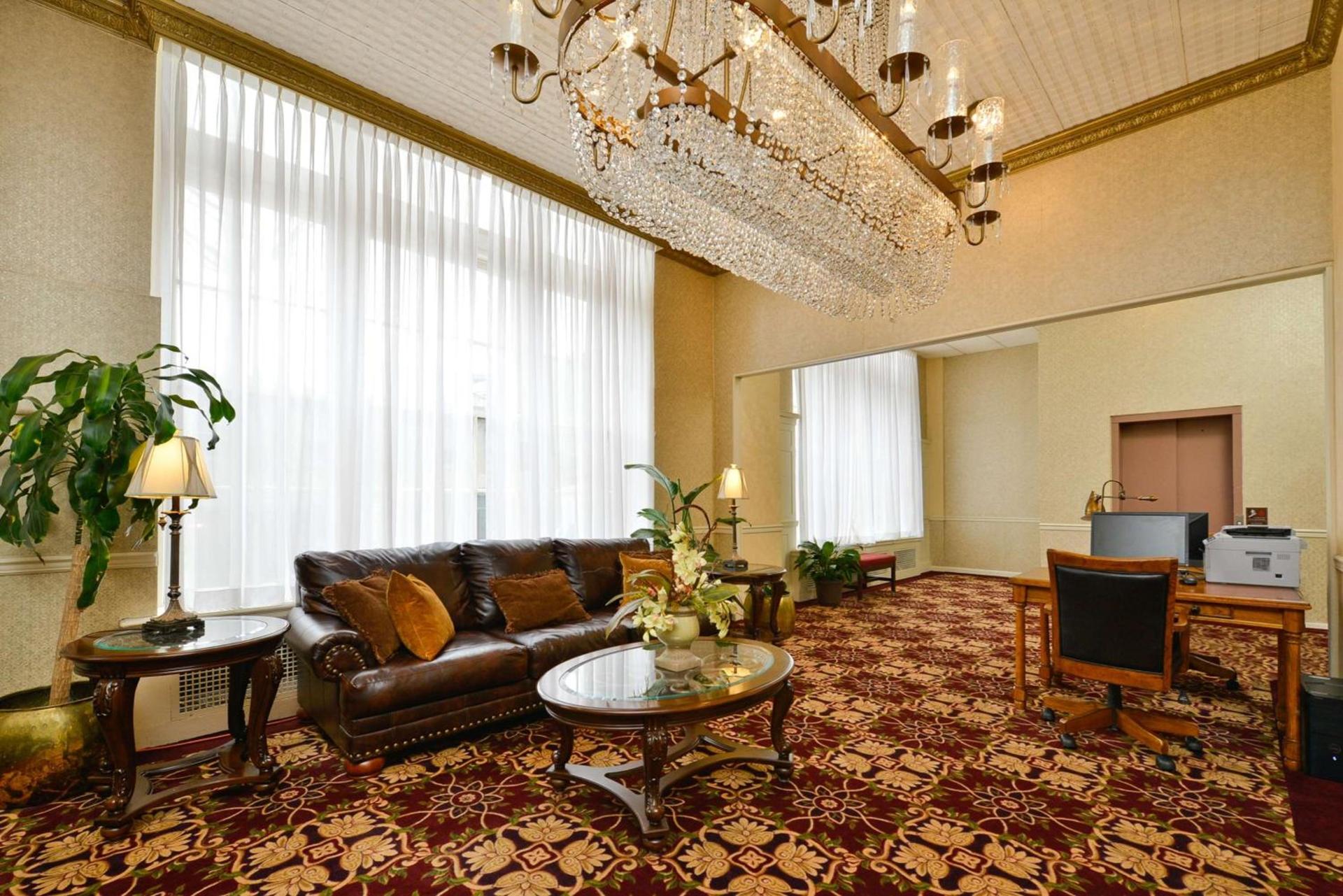 Genetti Hotel, SureStay Collection by Best Western photo 7