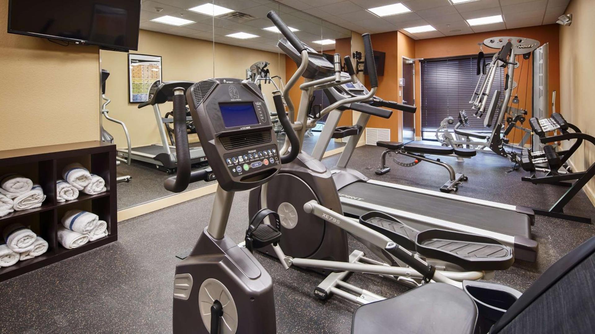 Best Western Plus Elmendorf Hotel San Antonio Hotel photo 6