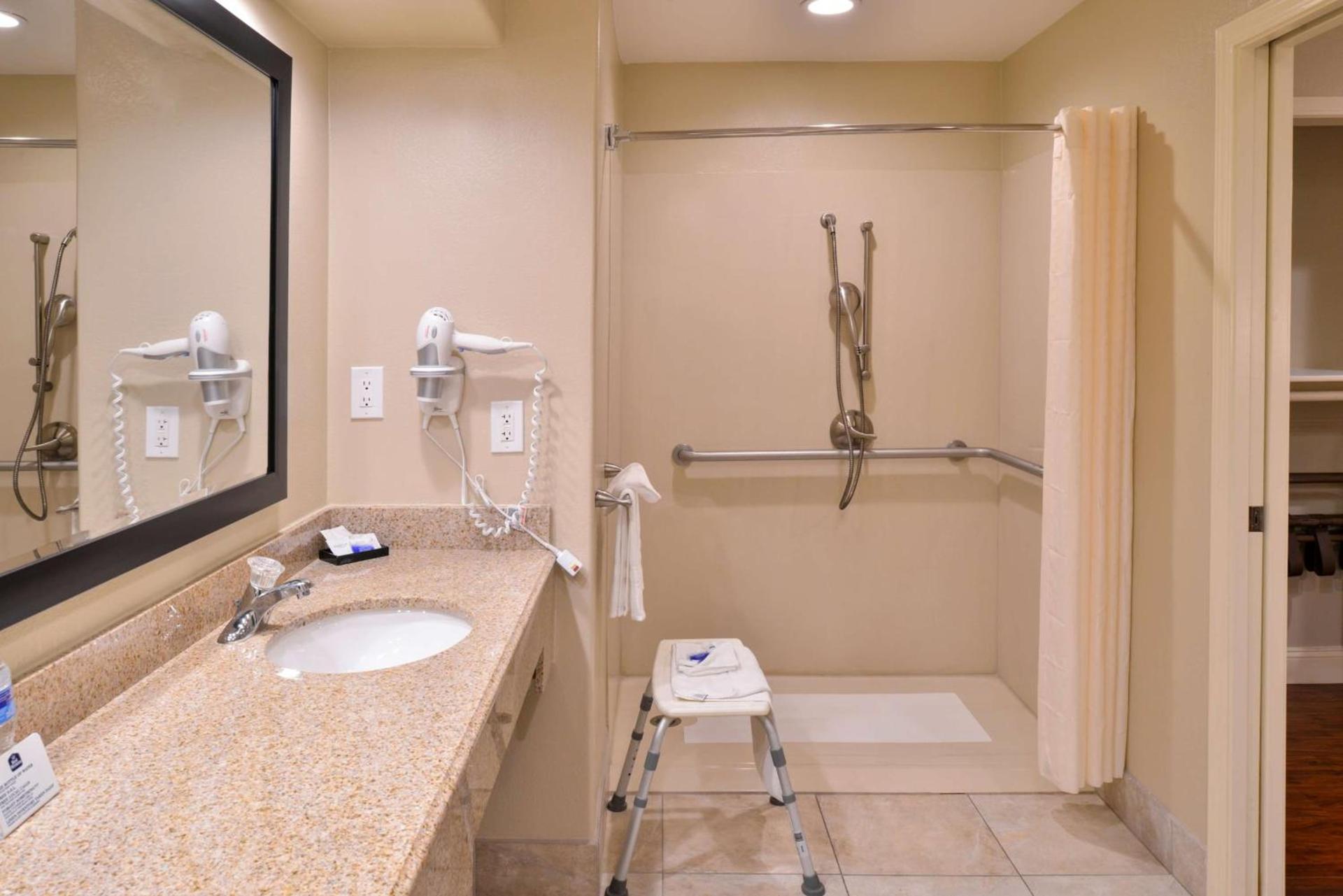 Best Western Oxnard Inn photo 28