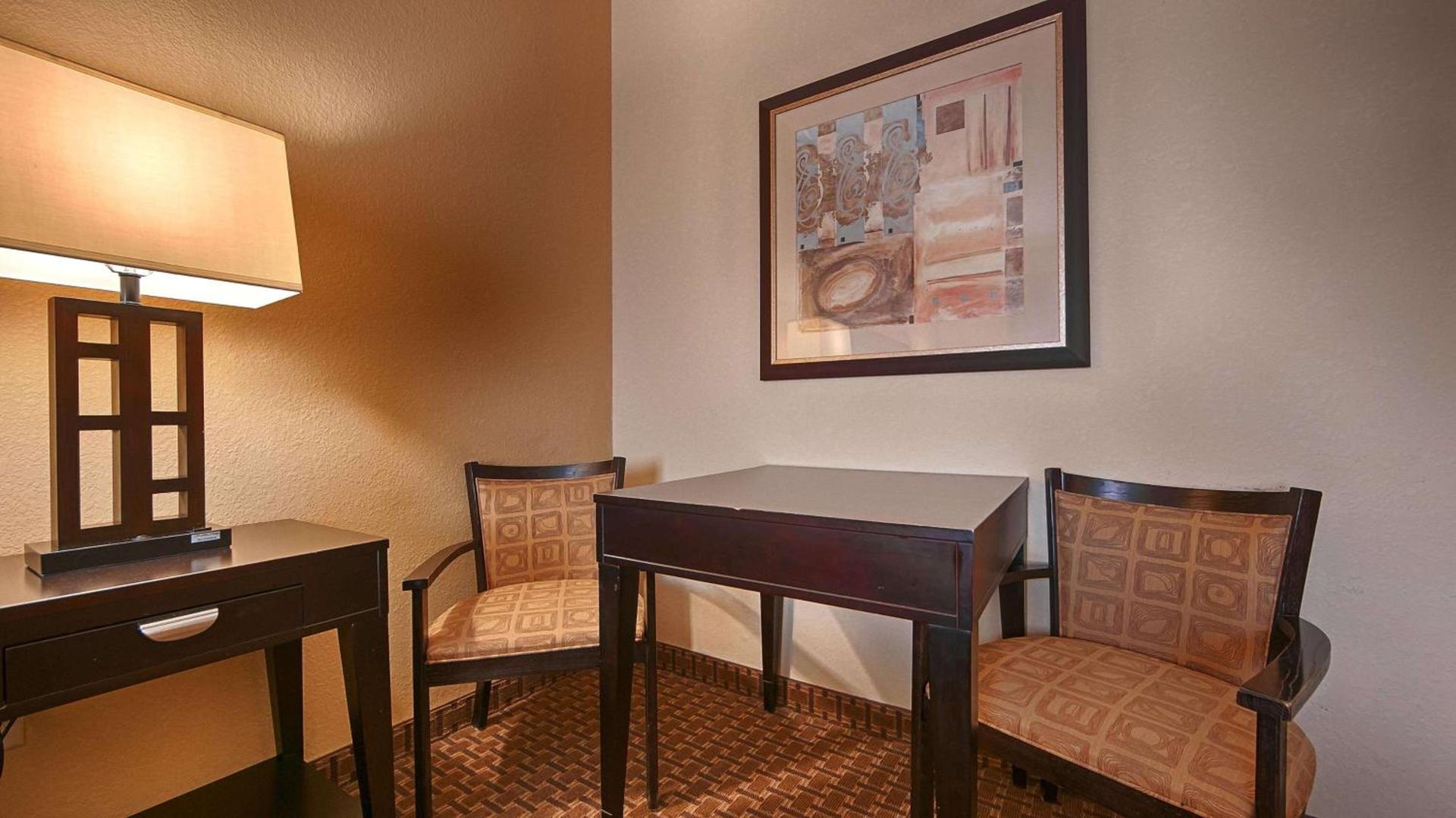 Best Western Bastrop Pines Inn photo 15