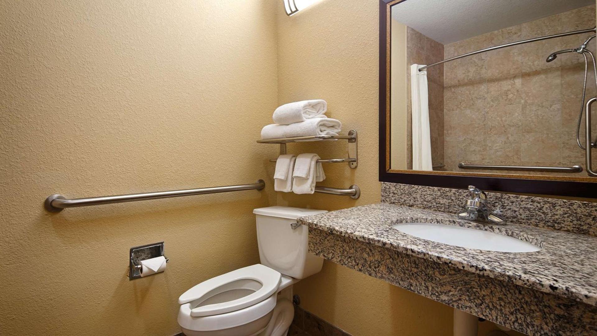 Best Western Bastrop Pines Inn photo 20