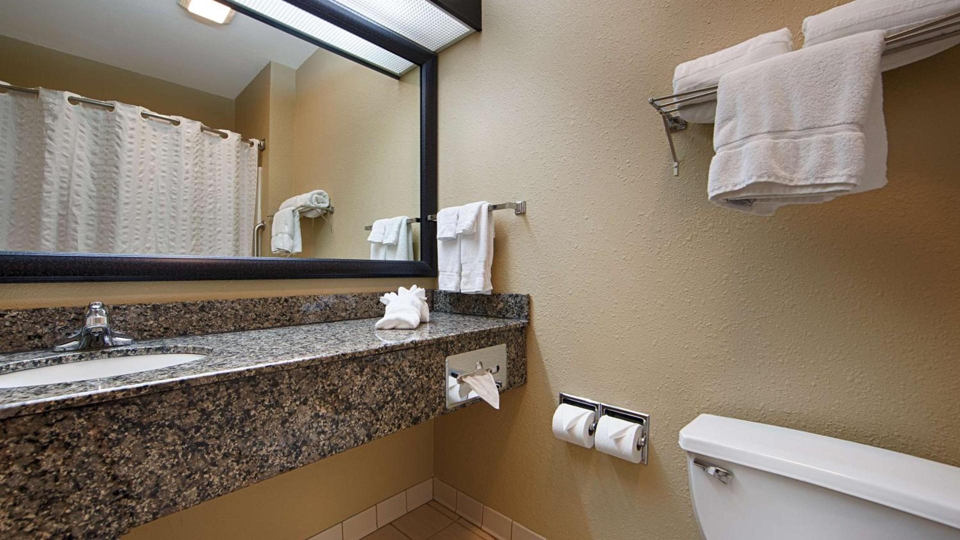 Best Western Macomb Inn photo 10