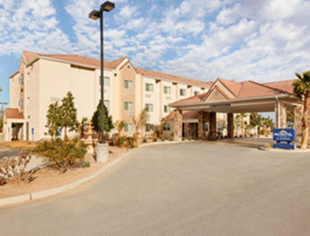 Microtel Inn & Suites by Wyndham Wellton photo 2