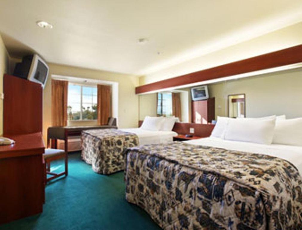 Microtel Inn & Suites by Wyndham Wellton photo 6