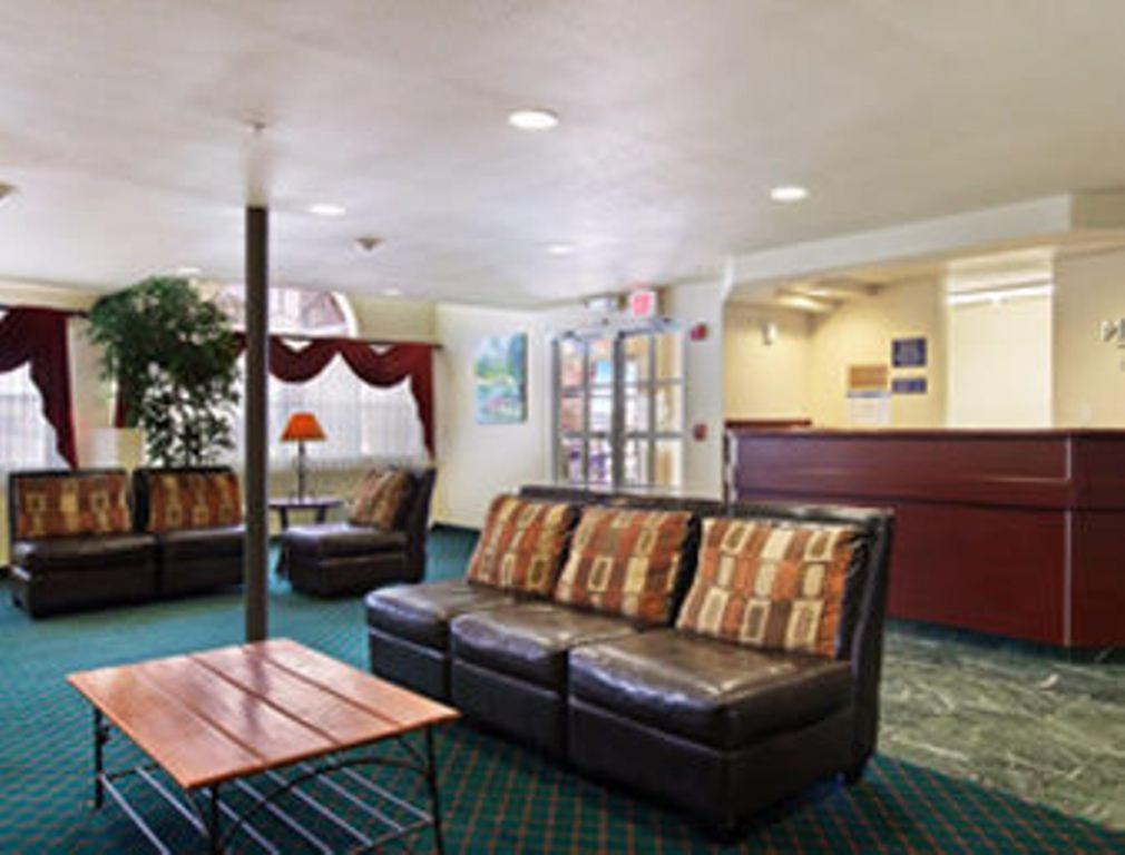 Microtel Inn & Suites by Wyndham Wellton photo 8