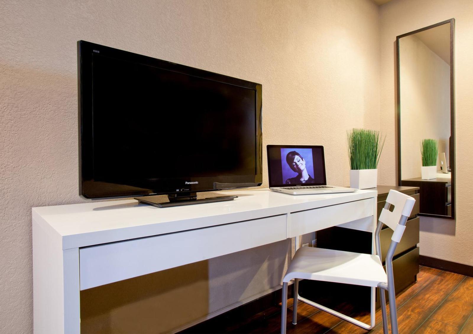 Alura Inn photo 29