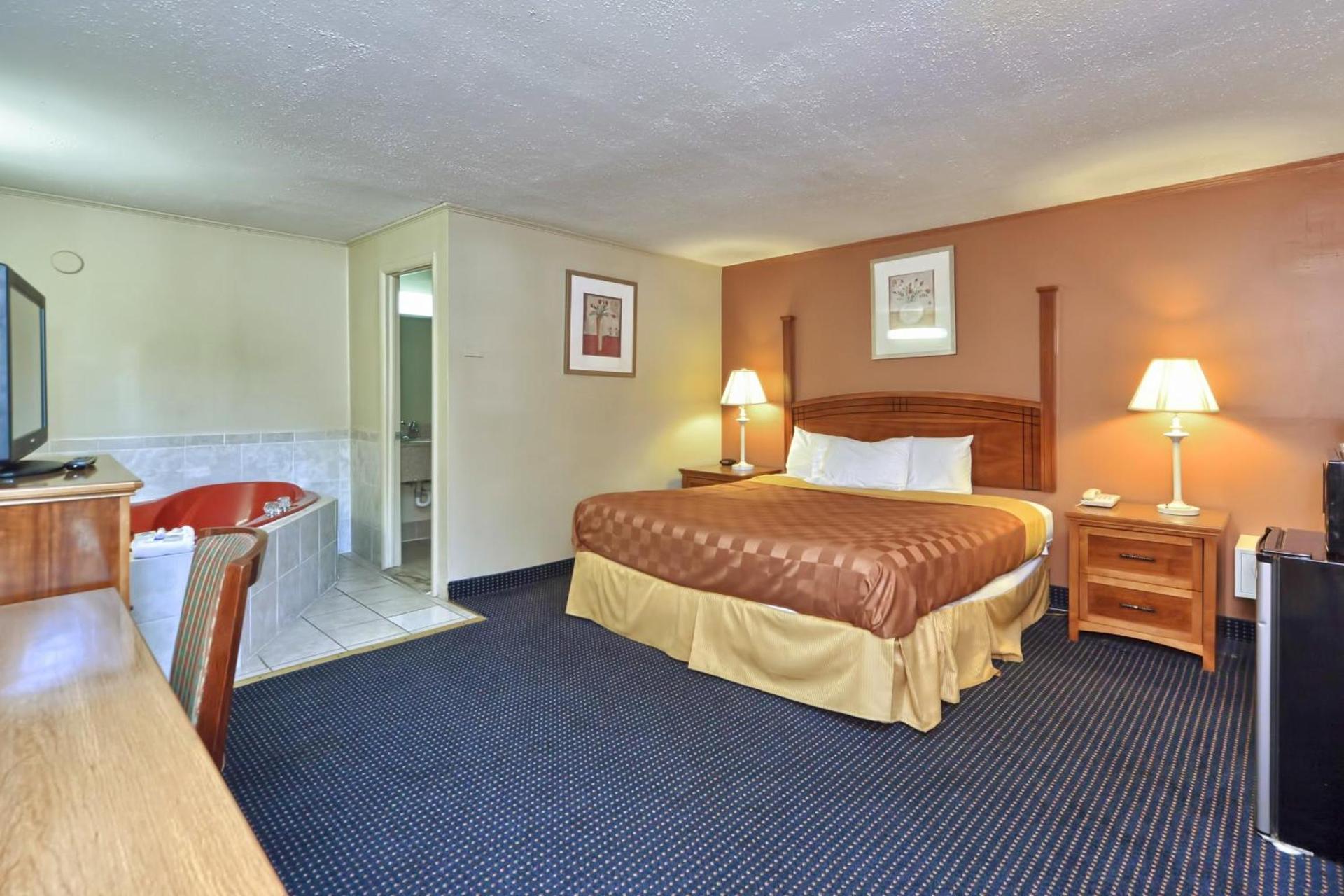 Red Carpet Inn - Stamford photo 37