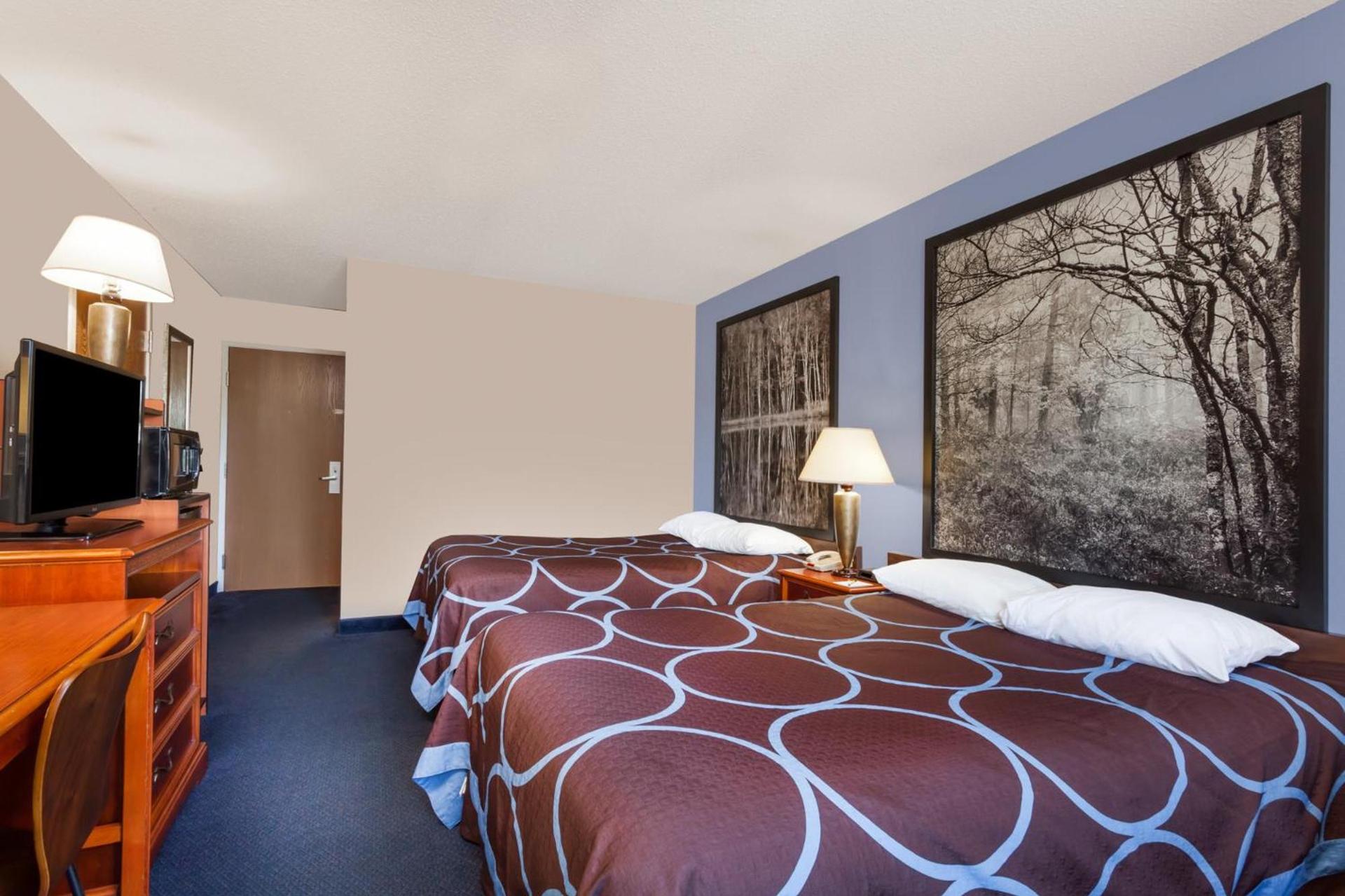 Super 8 by Wyndham Adrian photo 32