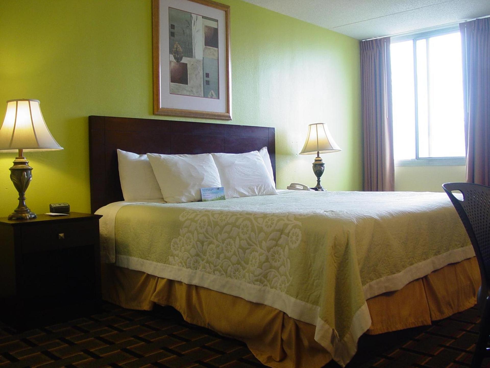 Days Hotel by Wyndham Danville Conference Center photo 15
