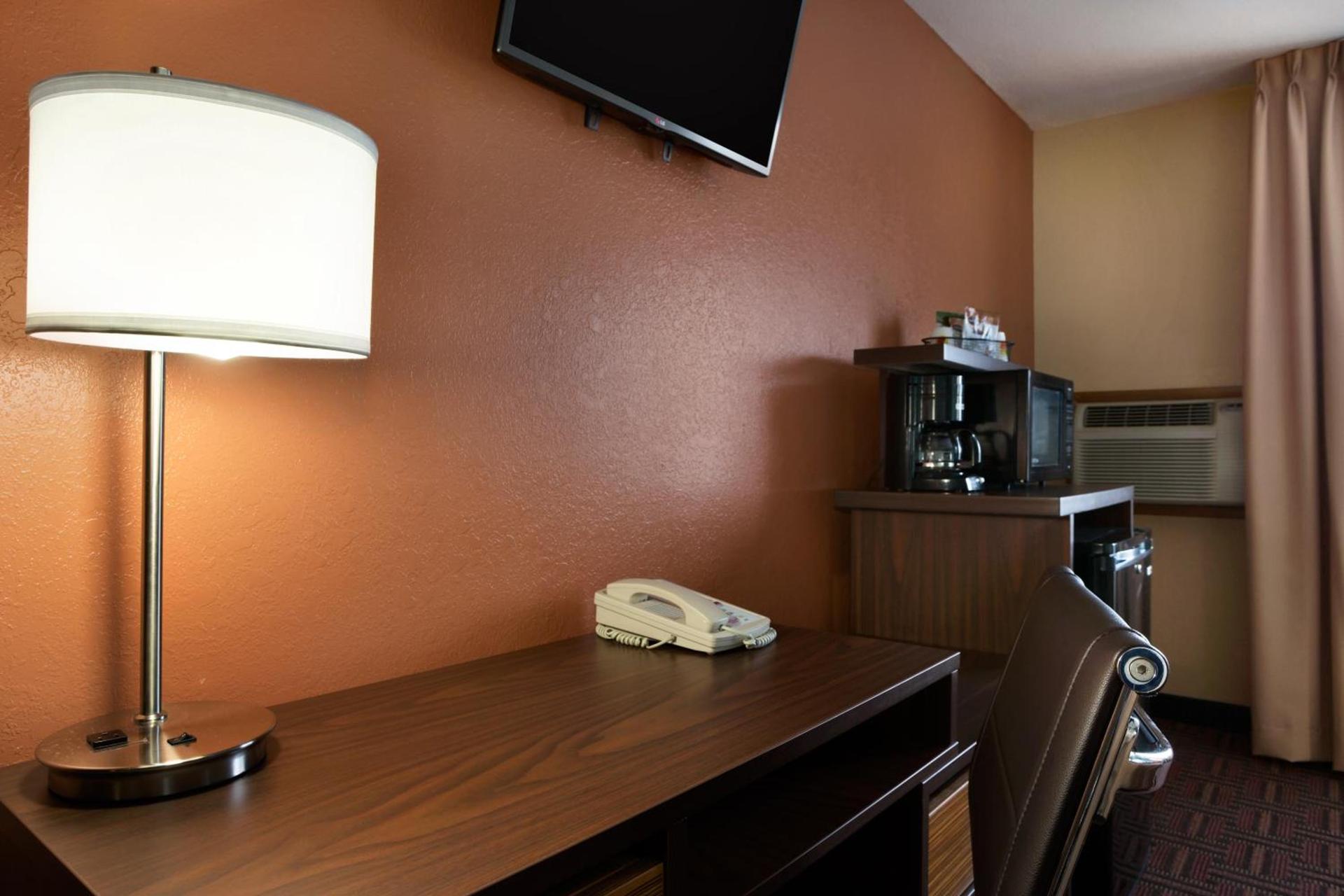 Super 8 by Wyndham Mount Vernon, IL photo 19