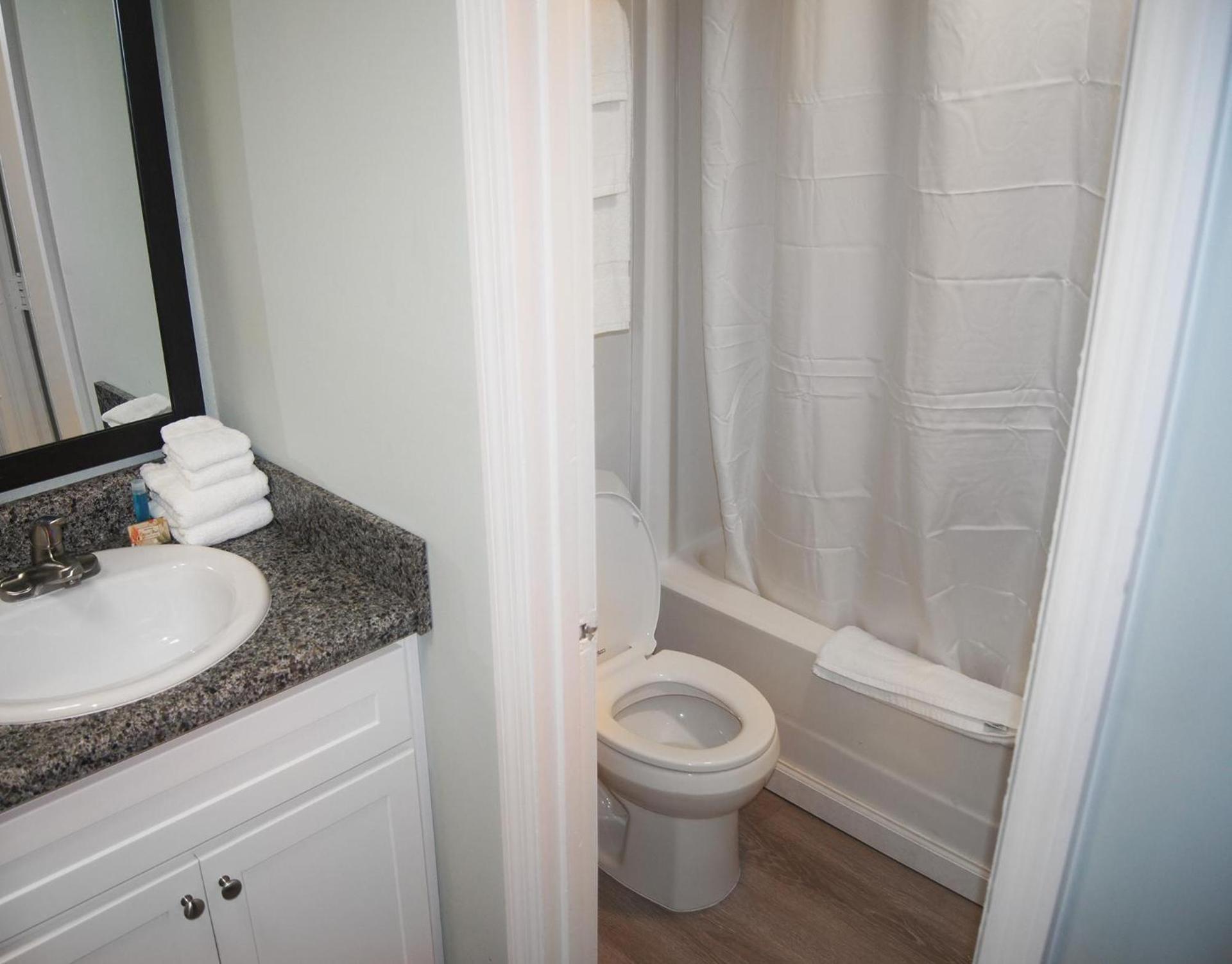 Ocean Plaza Motel photo 42
