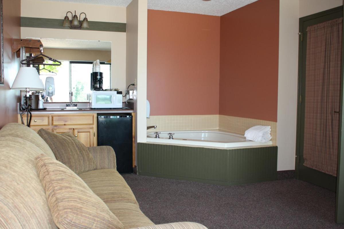 Outback Roadhouse Motel & Suites Branson photo 22