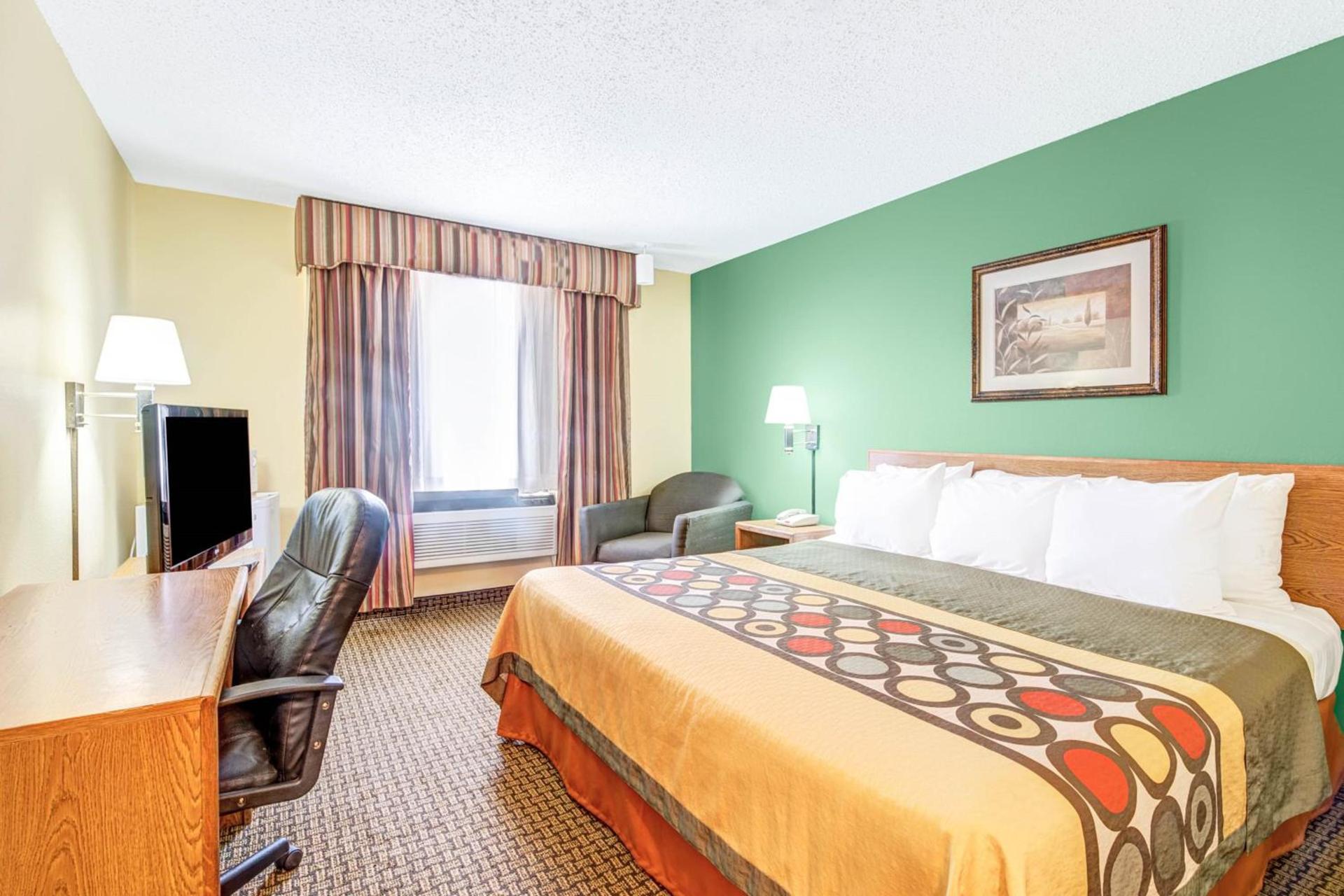 Super 8 by Wyndham McKinney/Plano Area photo 22