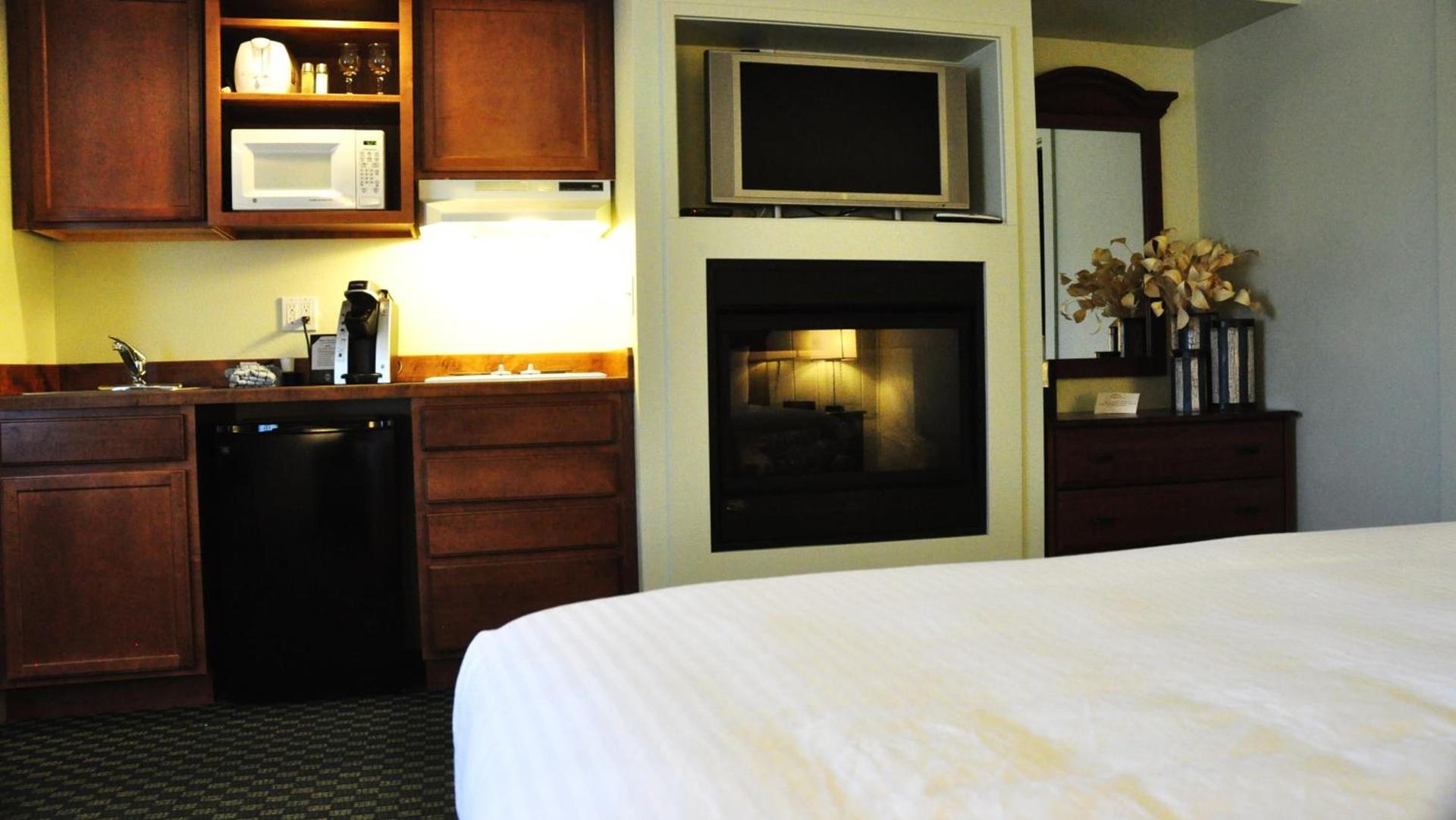 Anacortes Ship Harbor Inn photo 12
