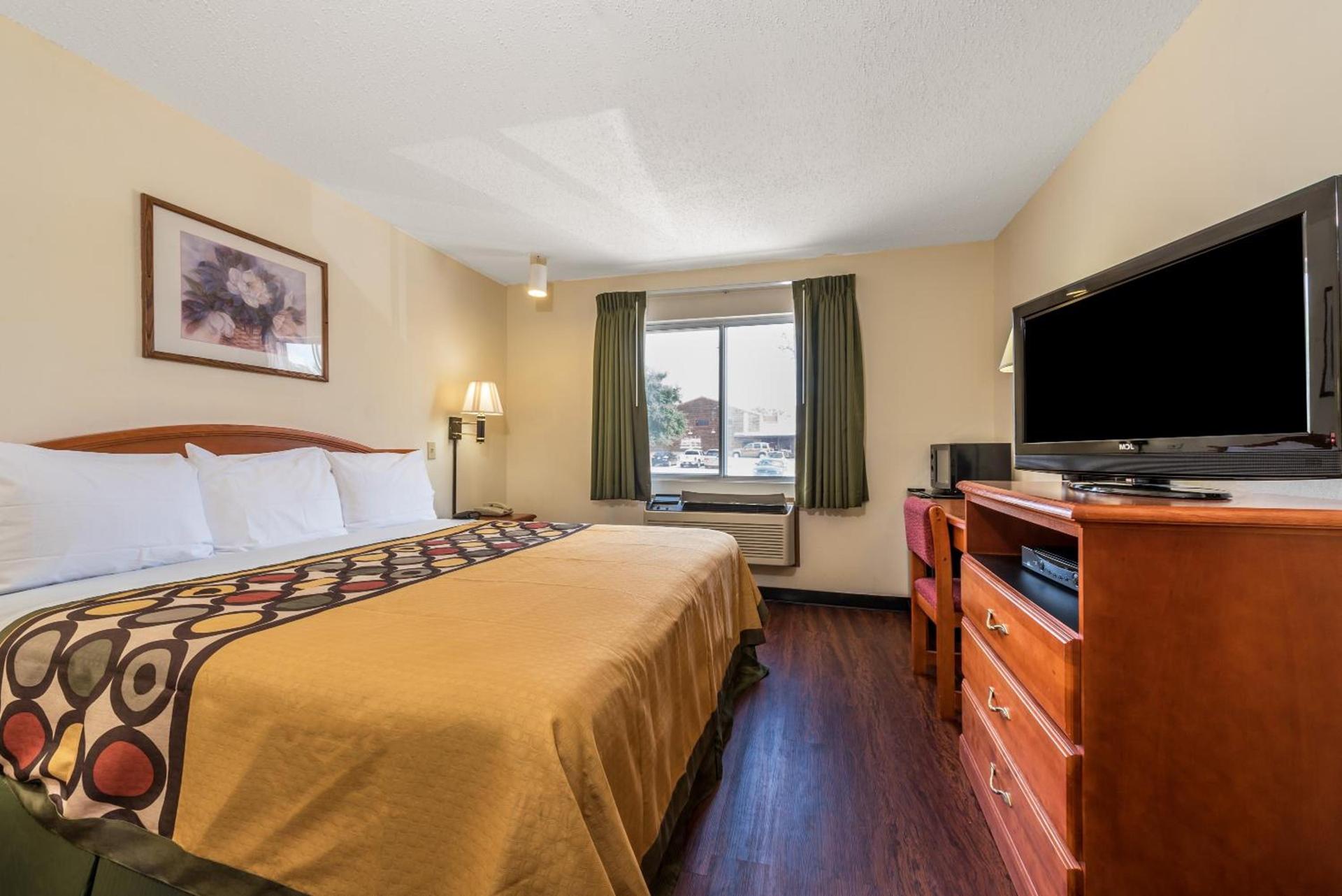 Super 8 by Wyndham Denton photo 15