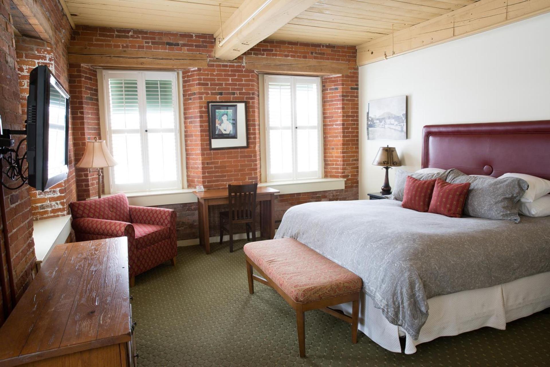 The Common Man Inn & Restaurant photo 5