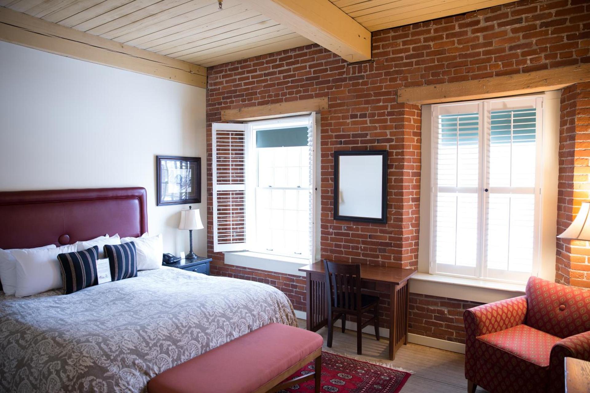 The Common Man Inn & Restaurant photo 11