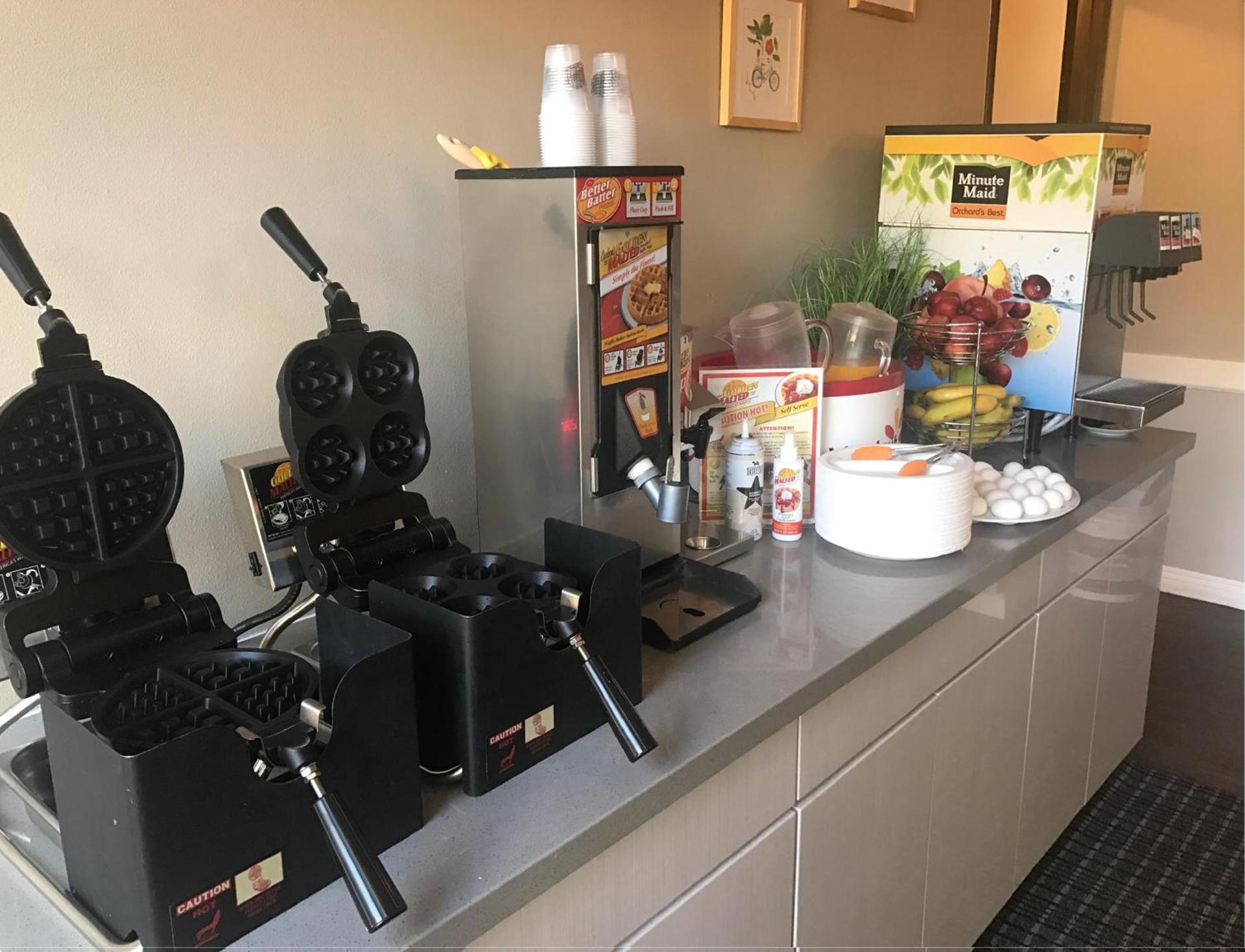 GreenTree Inn & Suites Los Angeles - Alhambra - Pasadena photo 18