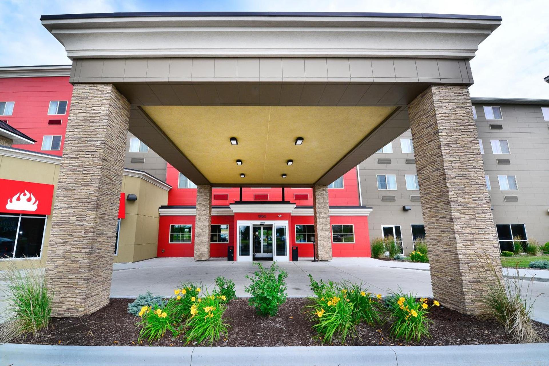 Baymont by Wyndham Grand Forks photo 10