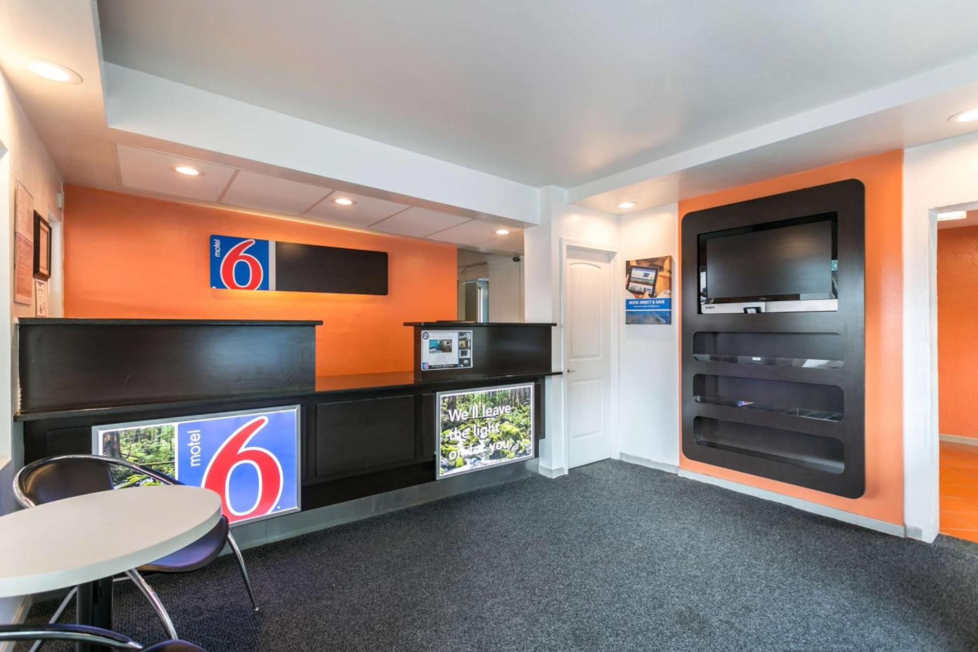 Motel 6 University Missoula photo 33