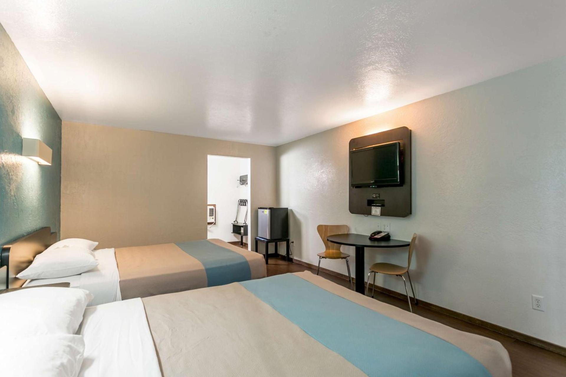 Motel 6 University Missoula photo 7