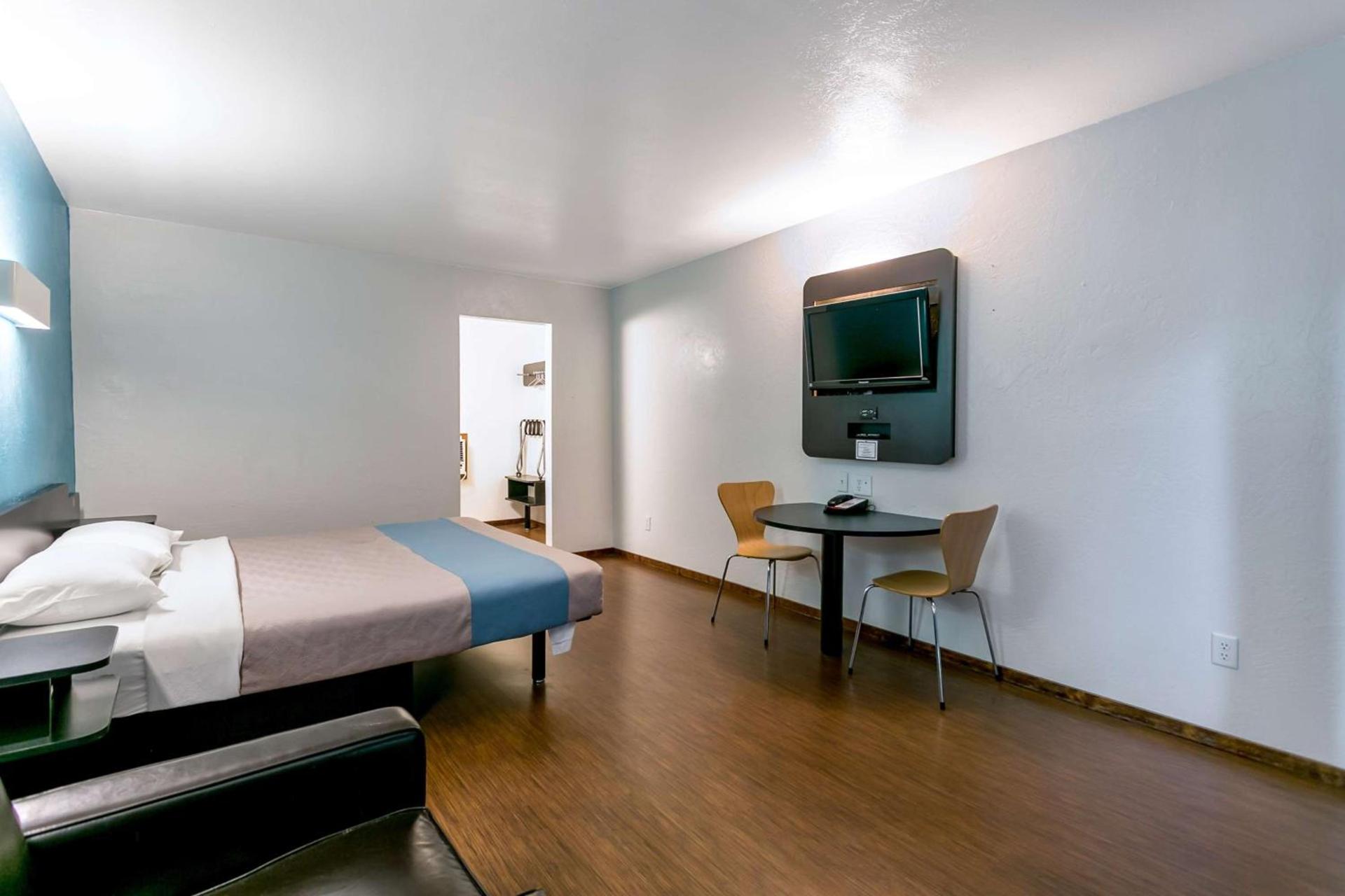 Motel 6 University Missoula photo 16