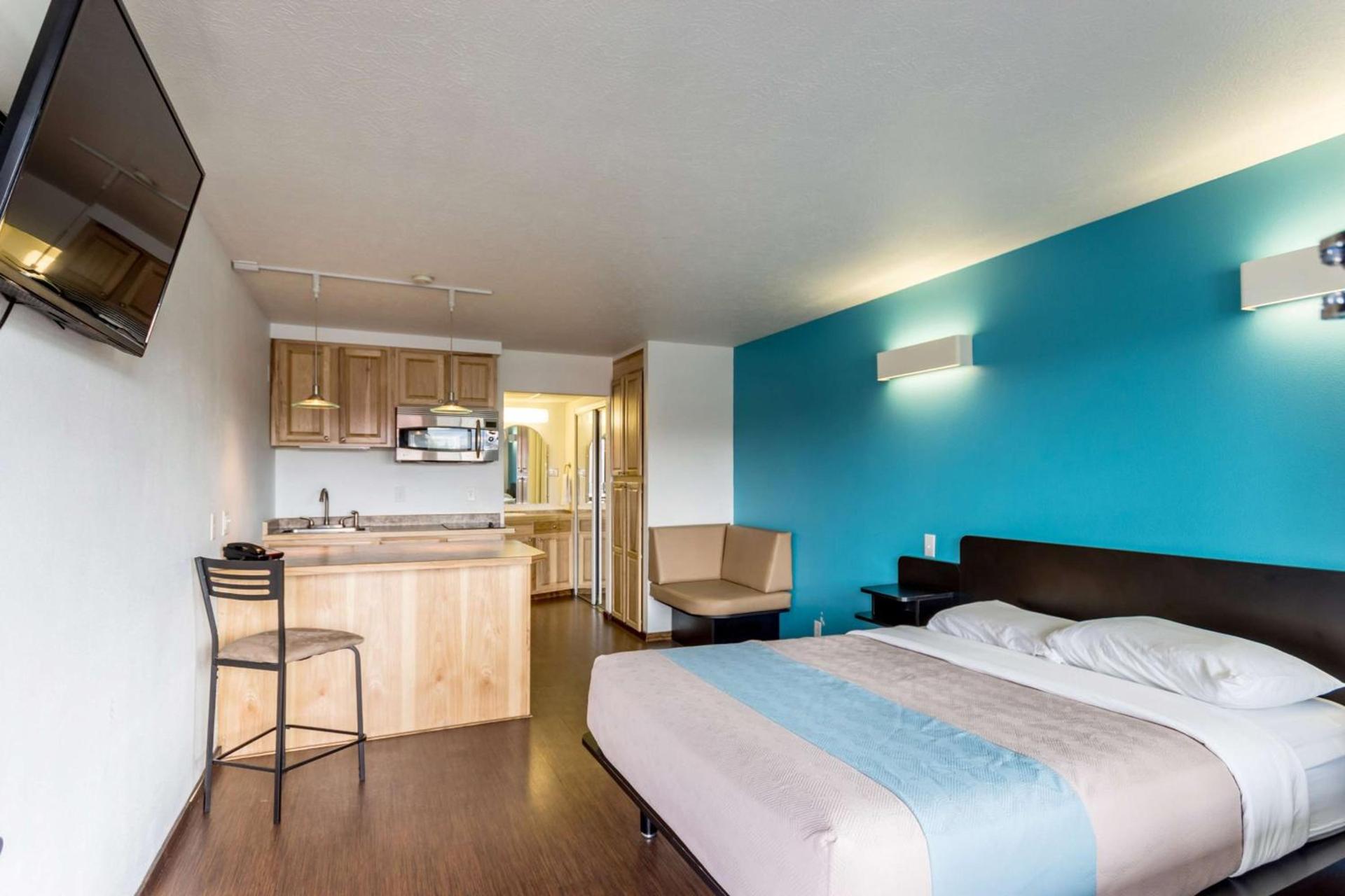 Motel 6 University Missoula photo 31