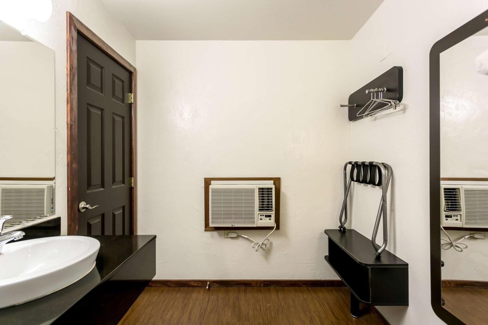 Motel 6 University Missoula photo 29