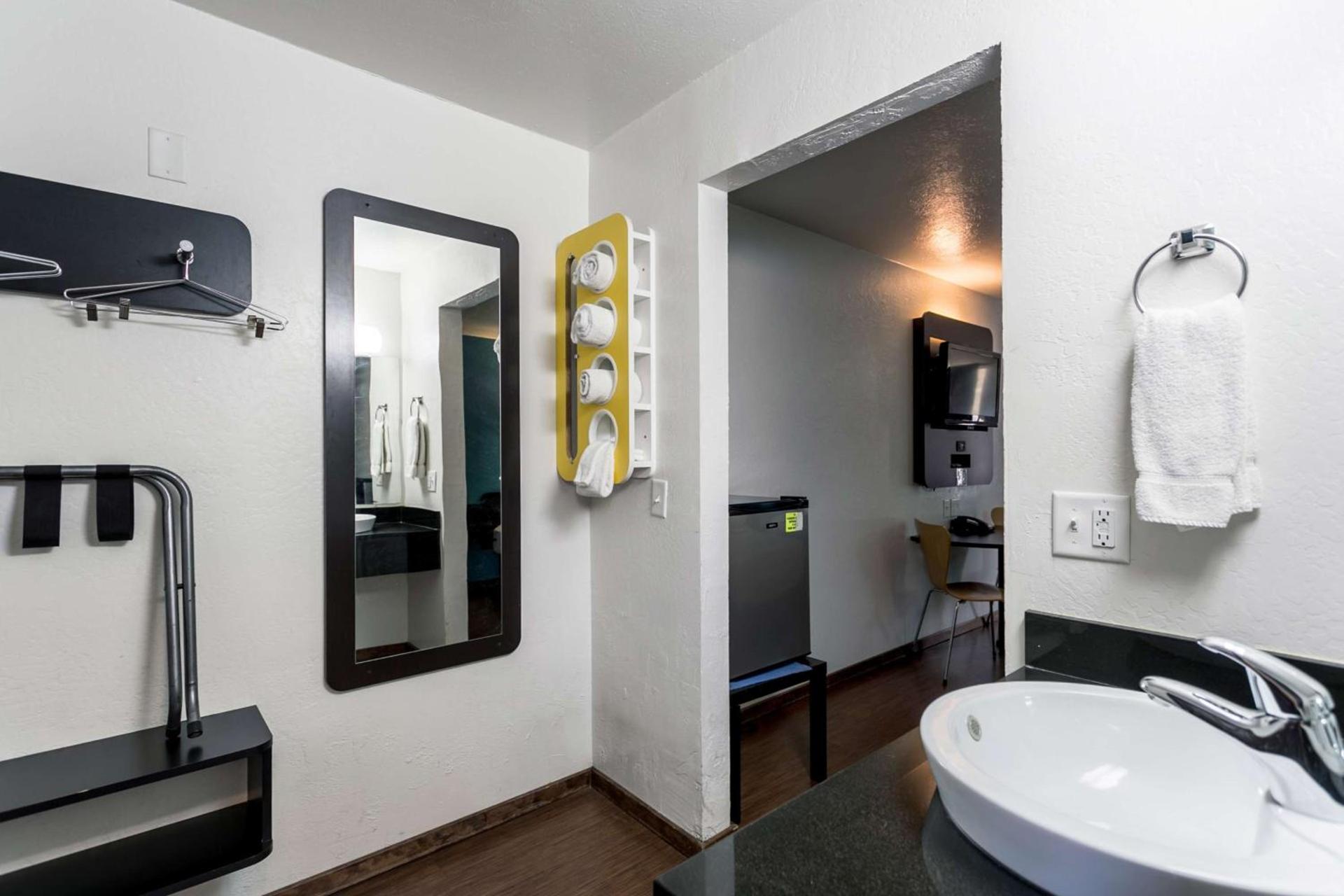 Motel 6 University Missoula photo 13