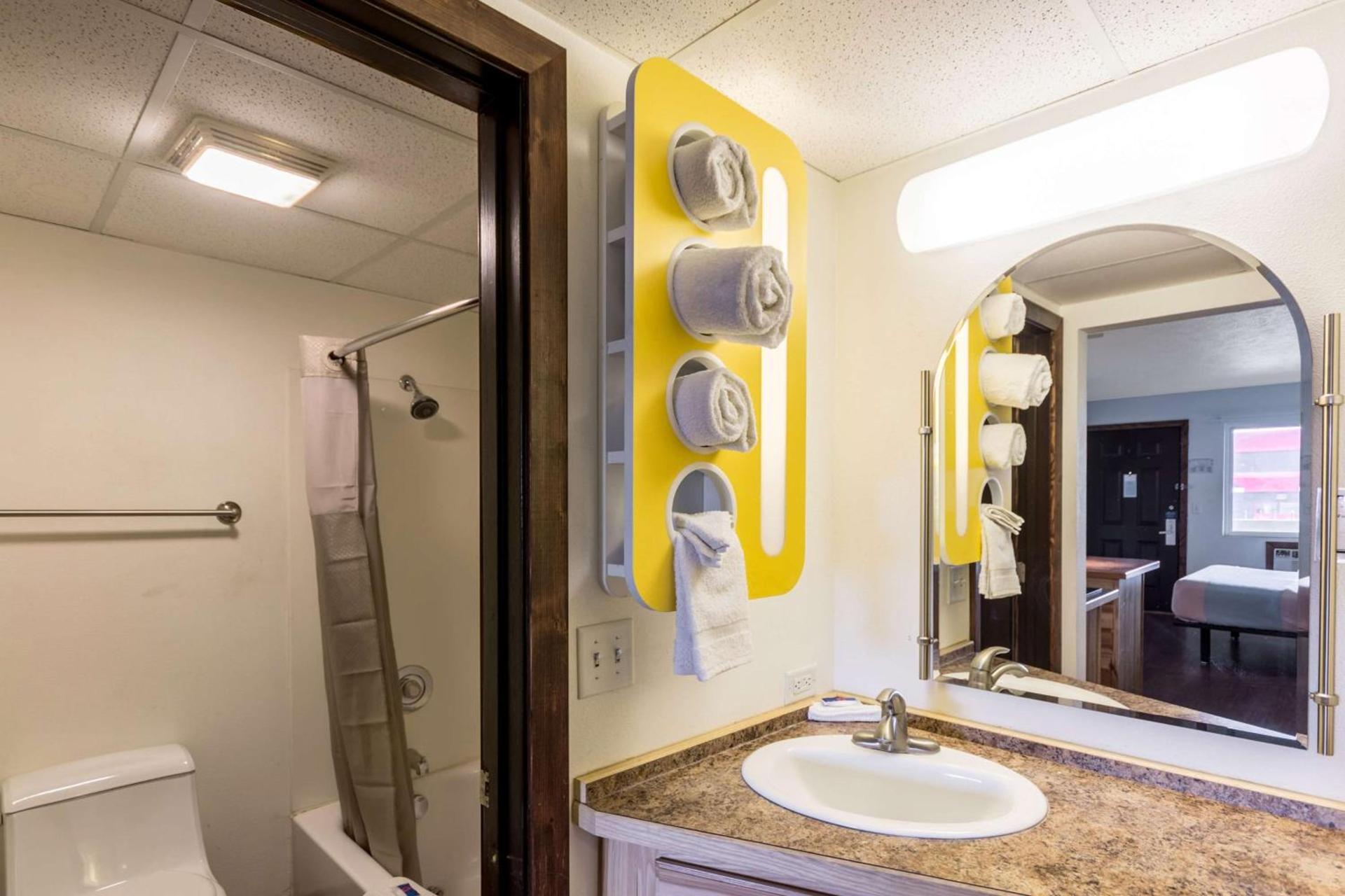 Motel 6 University Missoula photo 22