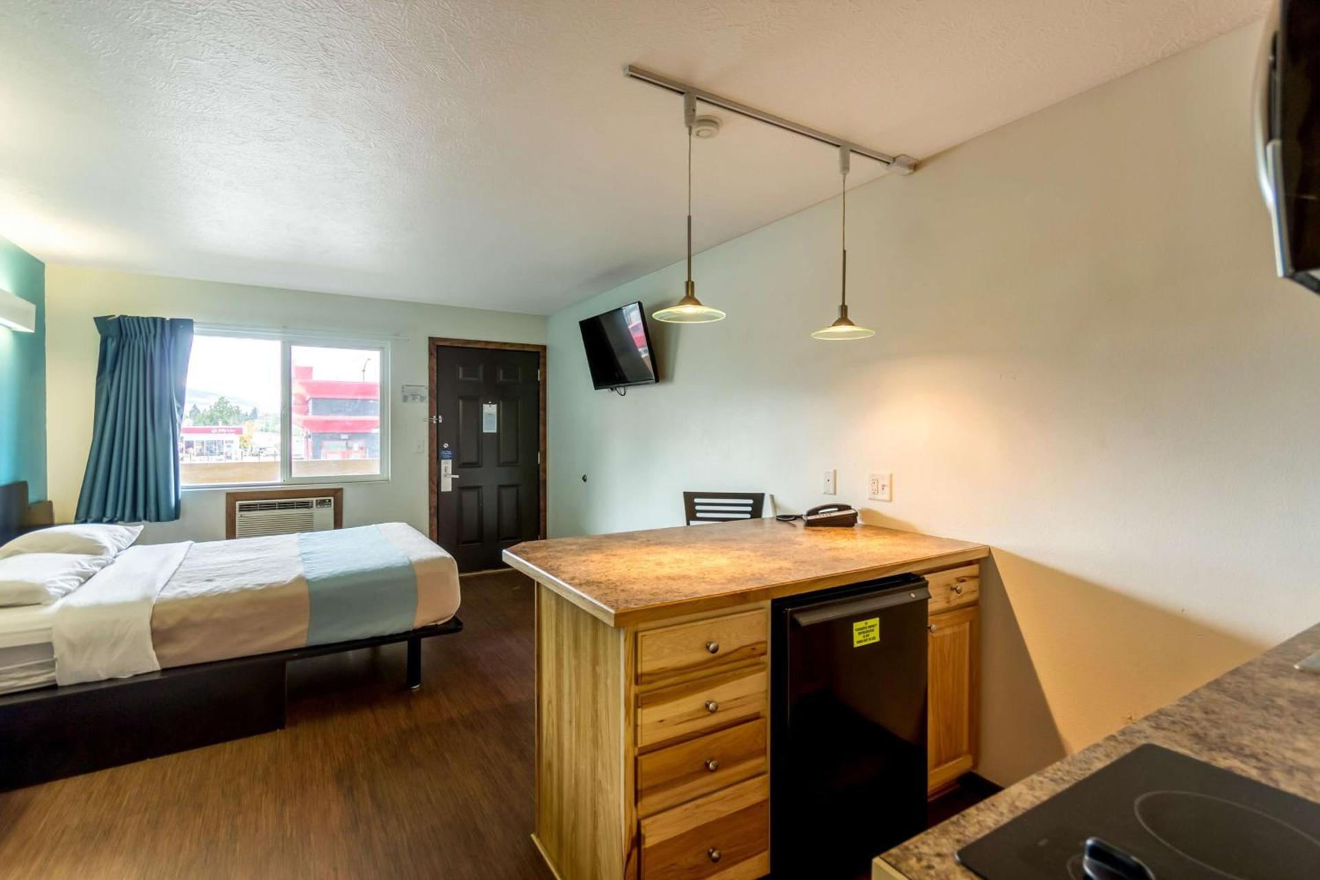 Motel 6 University Missoula photo 25