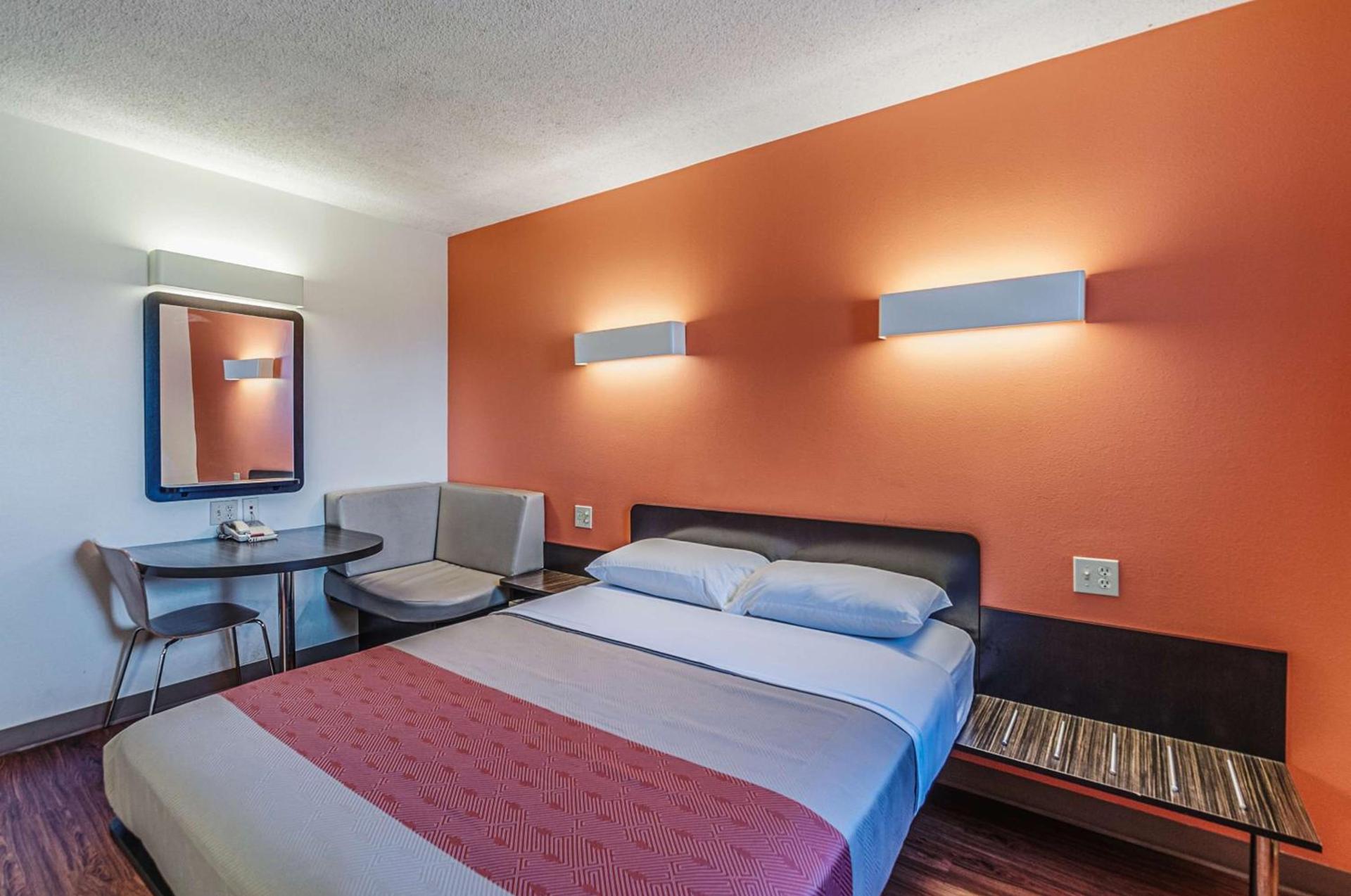 Motel 6-Martinsburg, WV photo 9