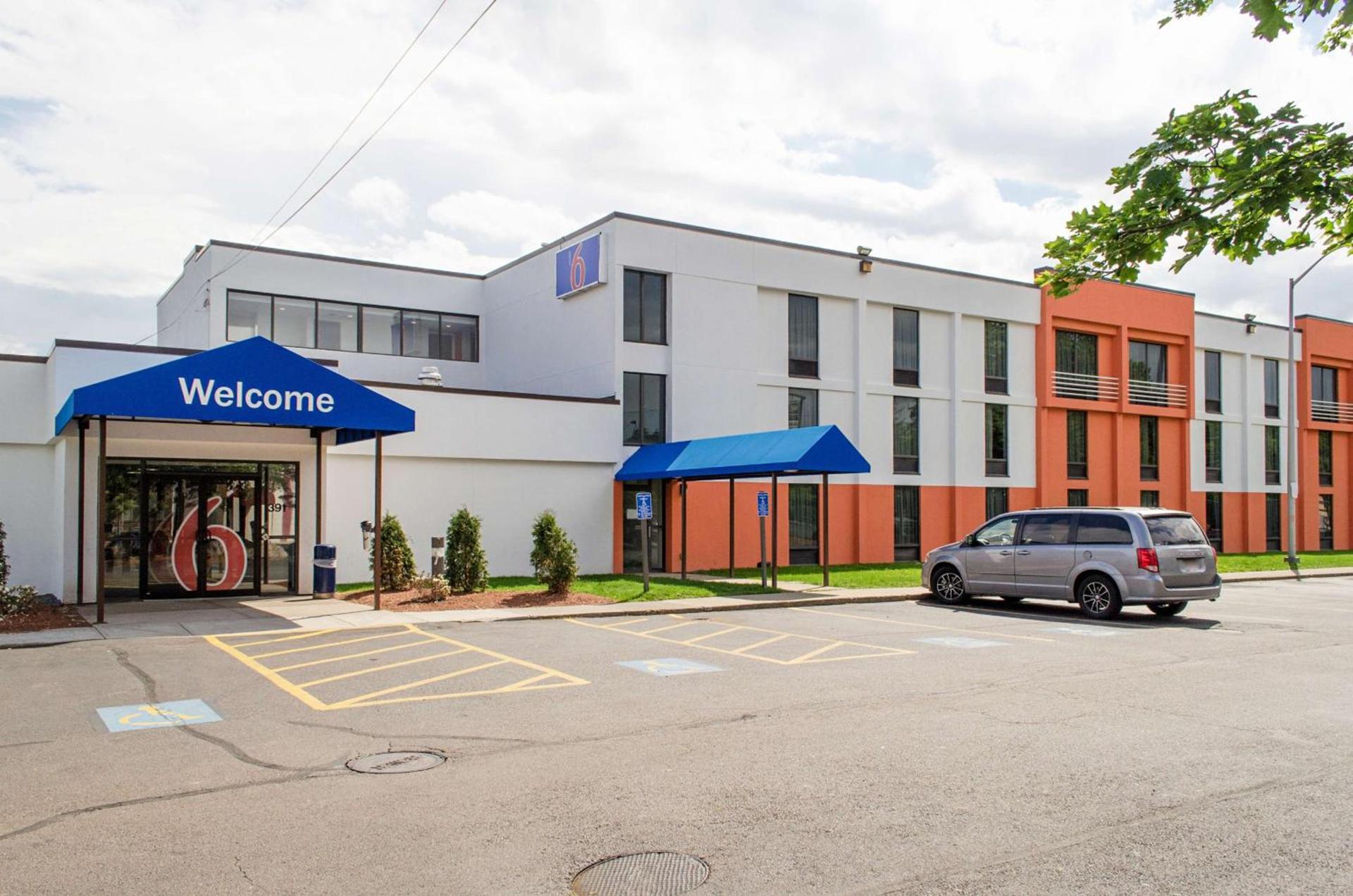 Motel 6-Brockton, MA photo 2