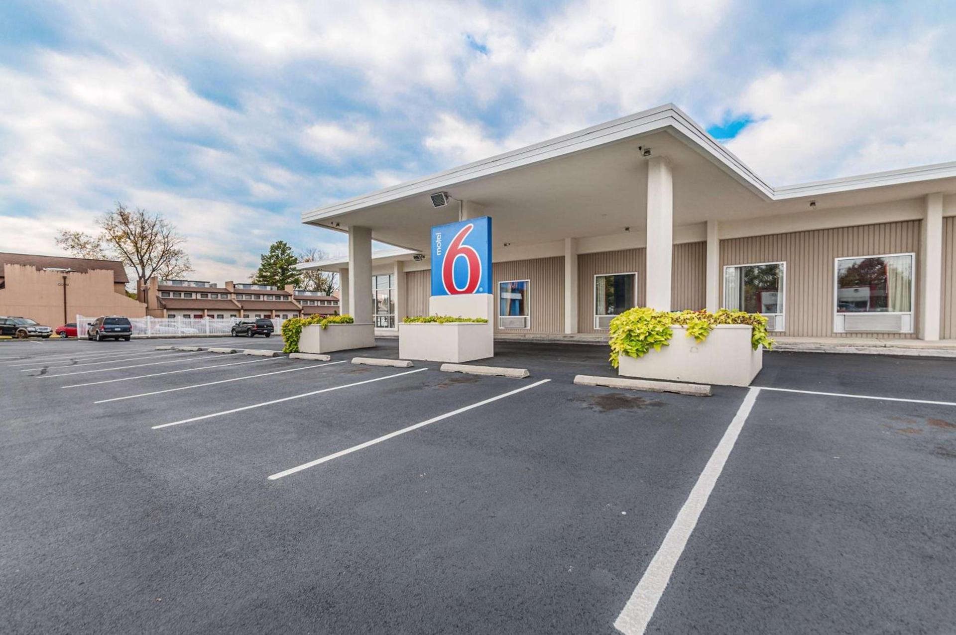 Motel6 Winchester, VA photo 2