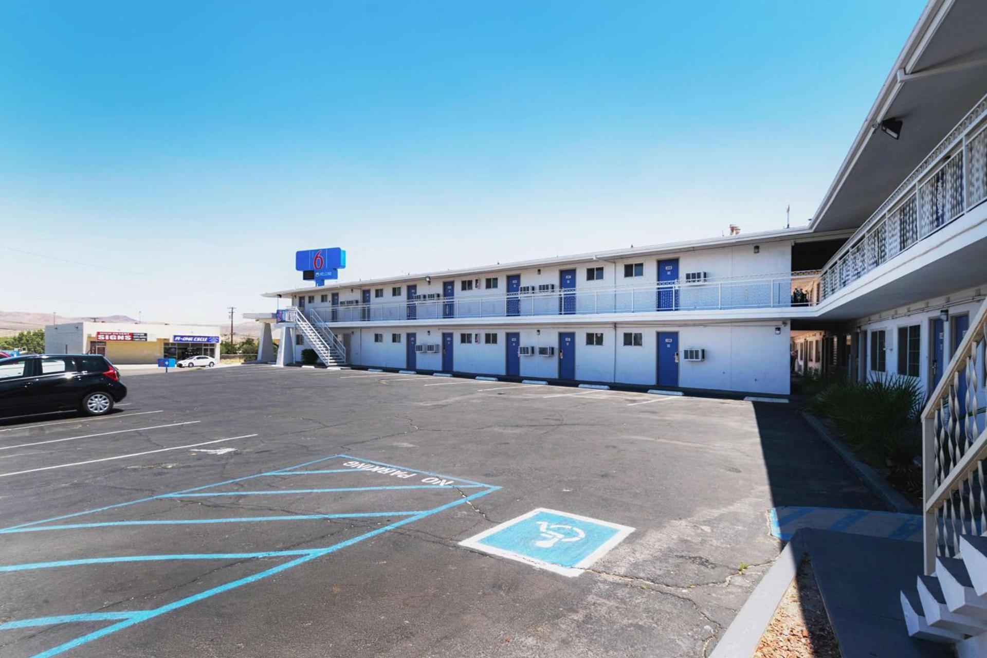 Motel 6-Barstow, CA - Route 66 photo 4