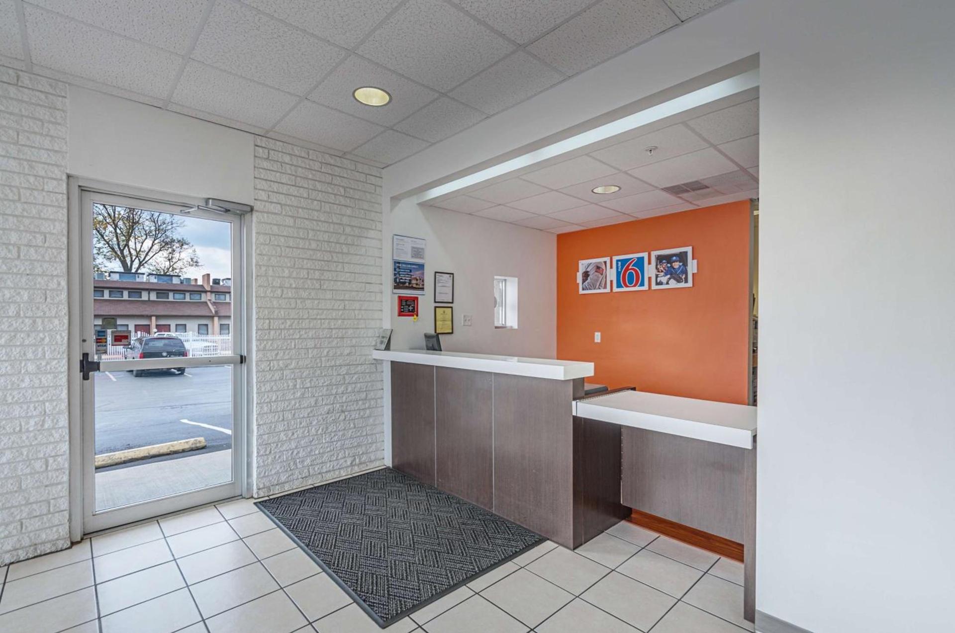 Motel6 Winchester, VA photo 7