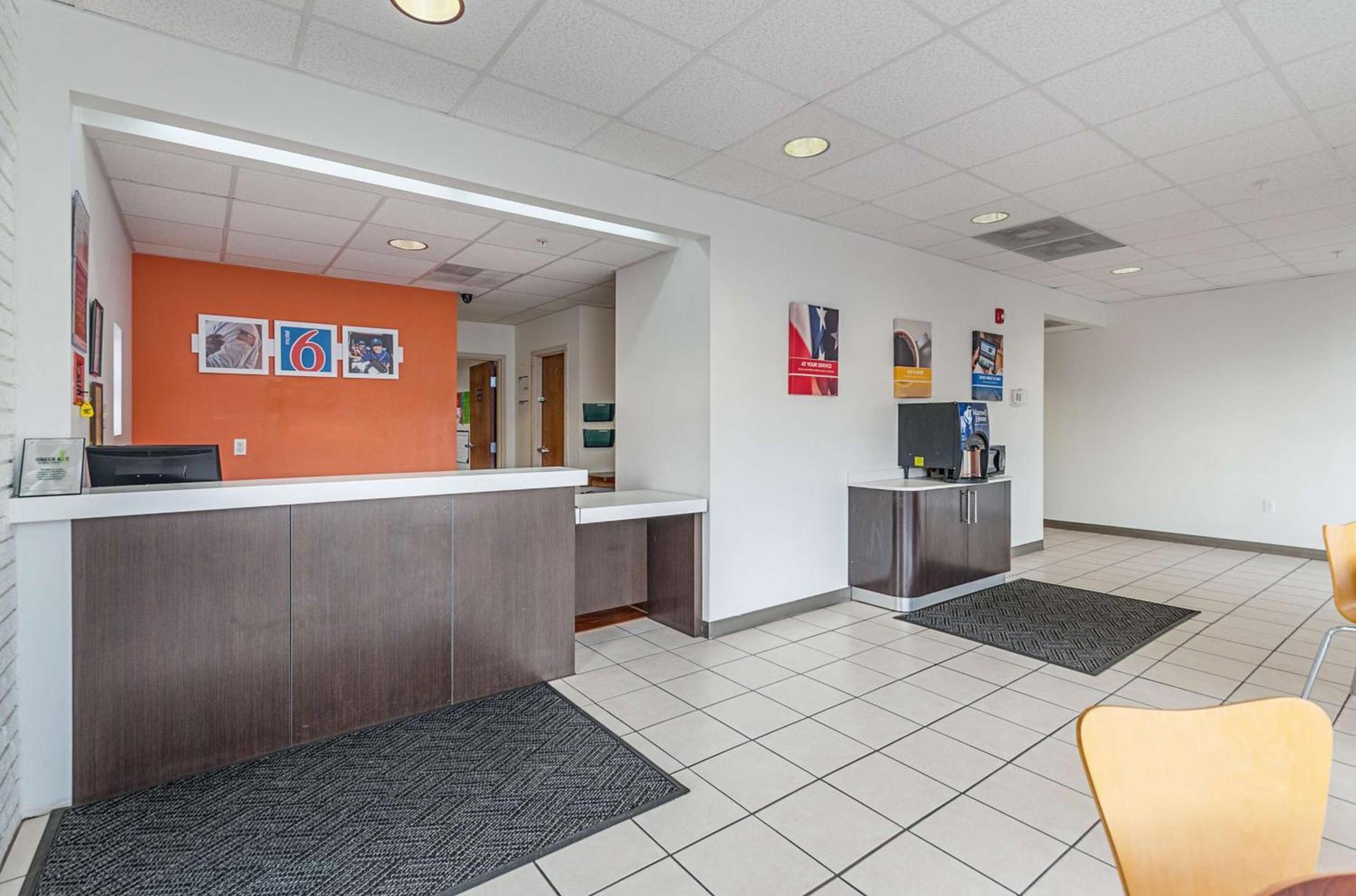 Motel6 Winchester, VA photo 8