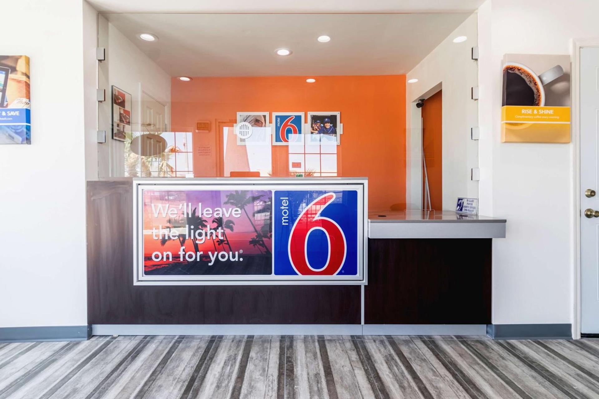 Motel 6-Barstow, CA - Route 66 photo 24