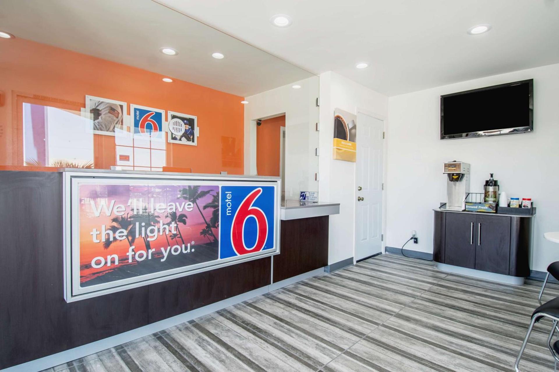 Motel 6-Barstow, CA - Route 66 photo 26