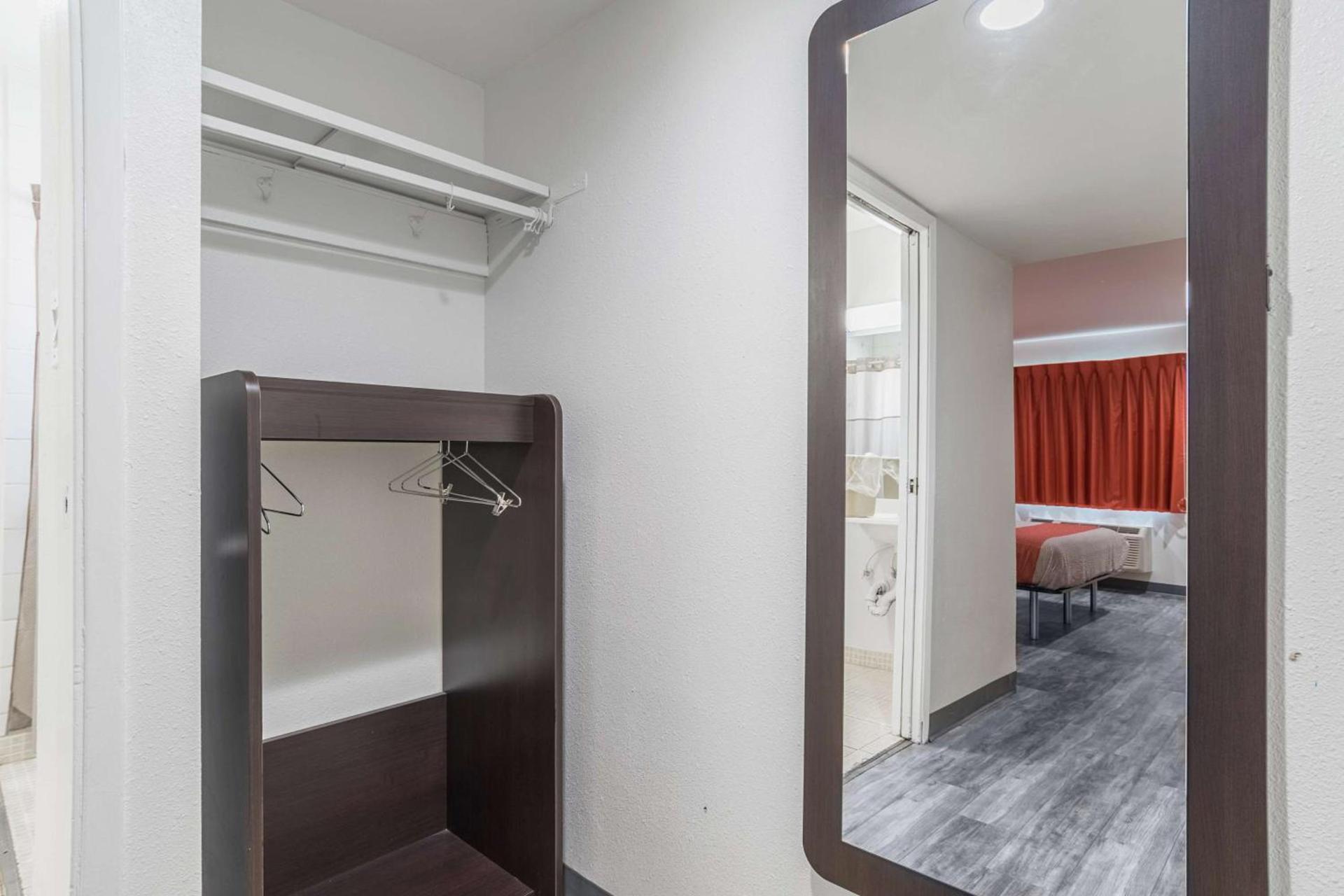 Motel 6-Barstow, CA - Route 66 photo 19