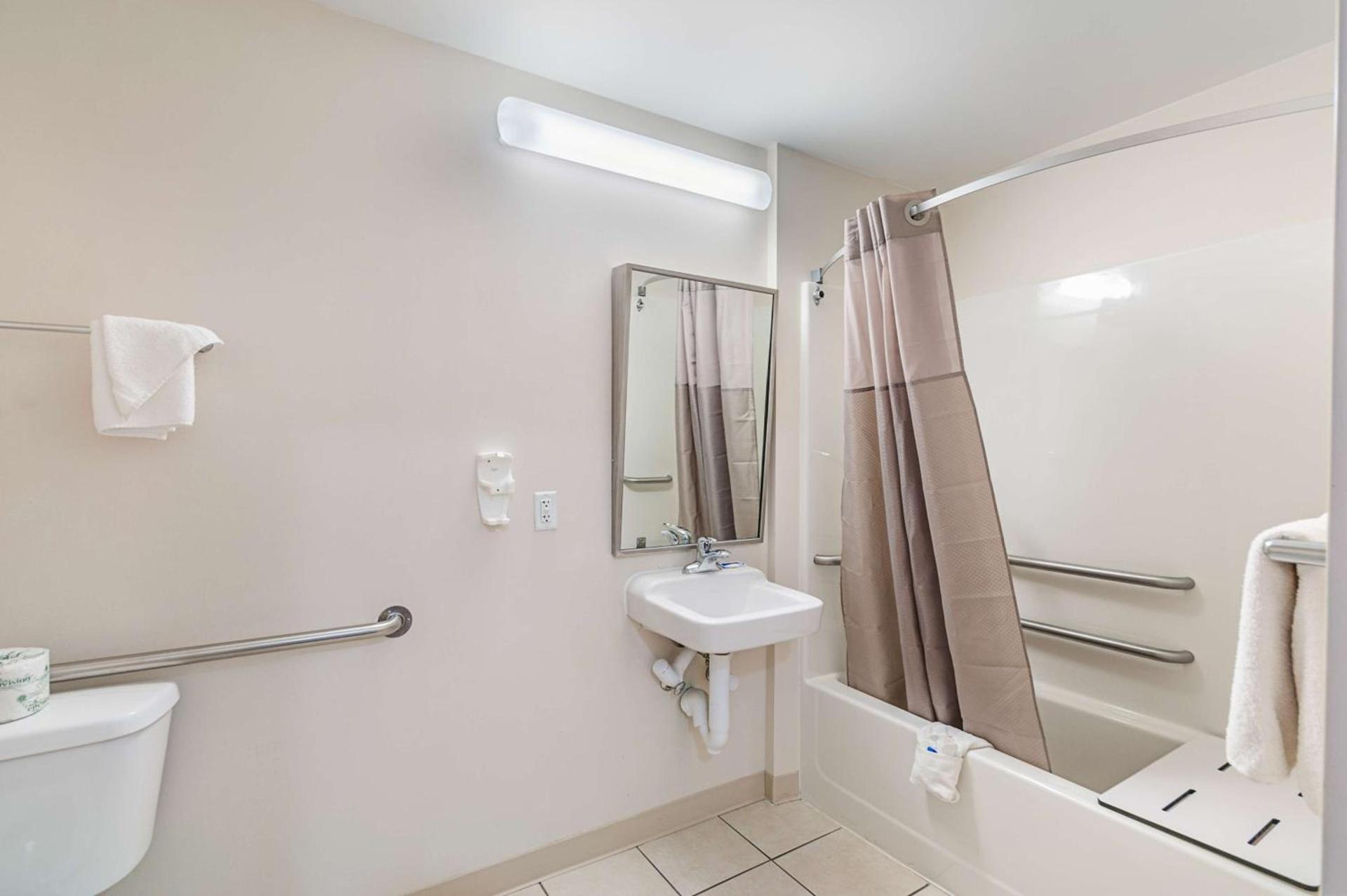 Motel6 Winchester, VA photo 24
