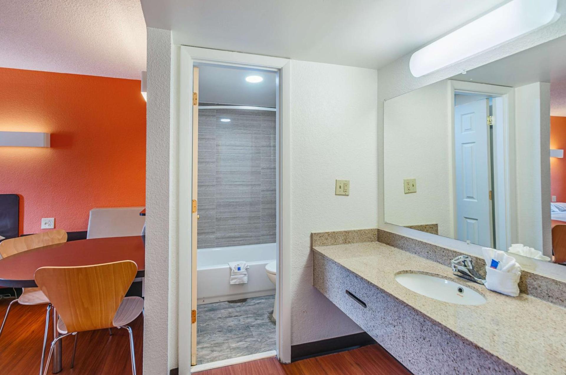 Motel6 Winchester, VA photo 26